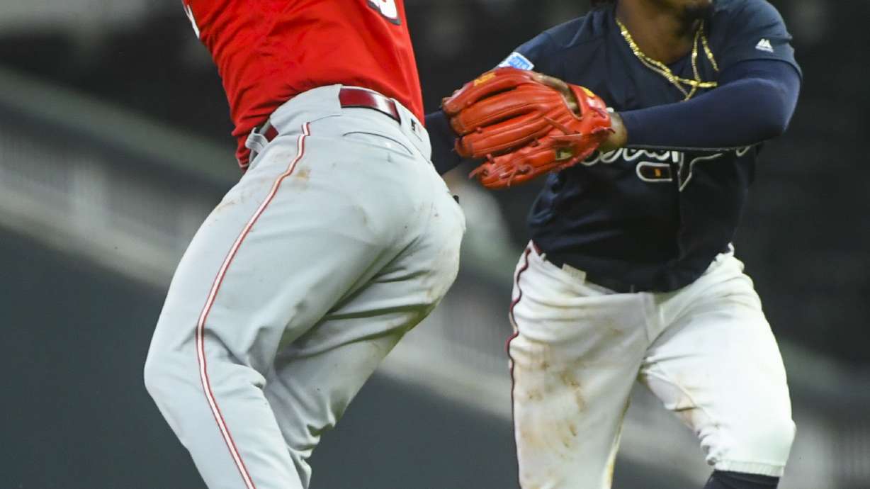 Roark roughed up in final spring tuneup for Reds