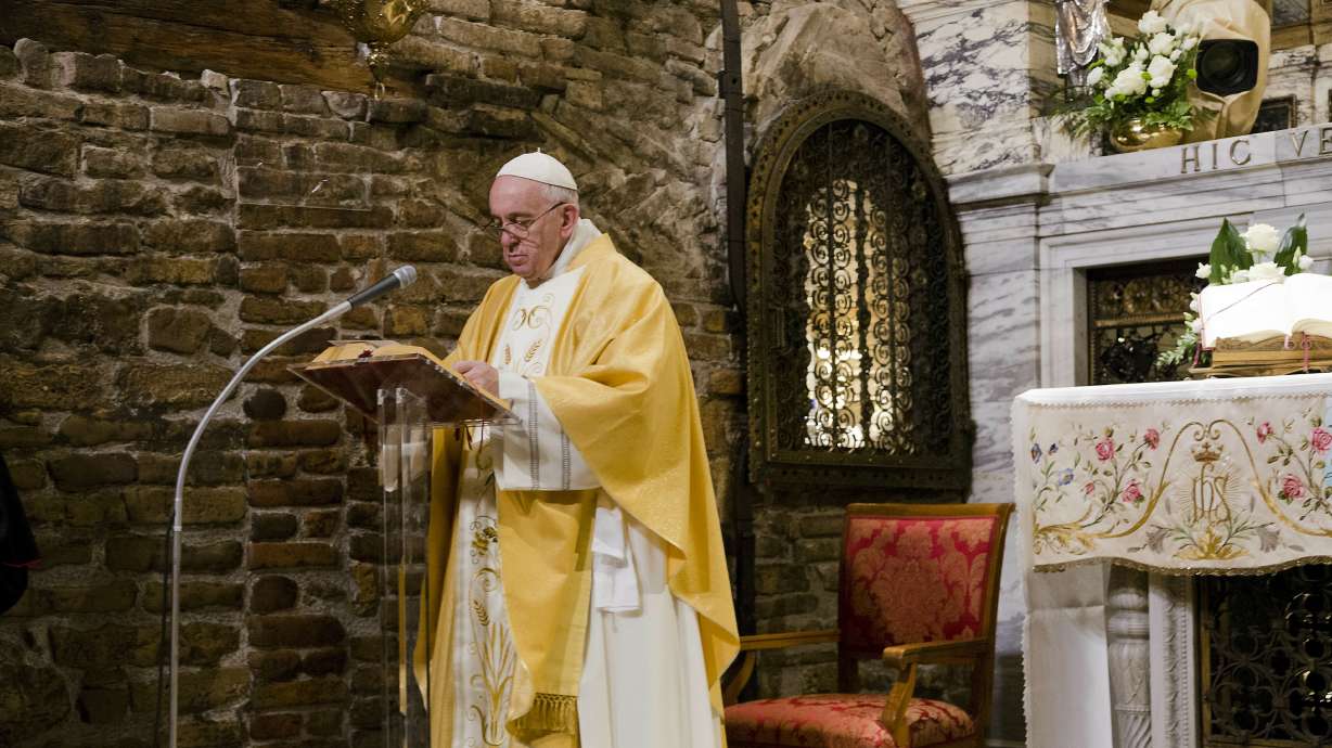 APNewsBreak: Founder, board of Vatican women's magazine quit