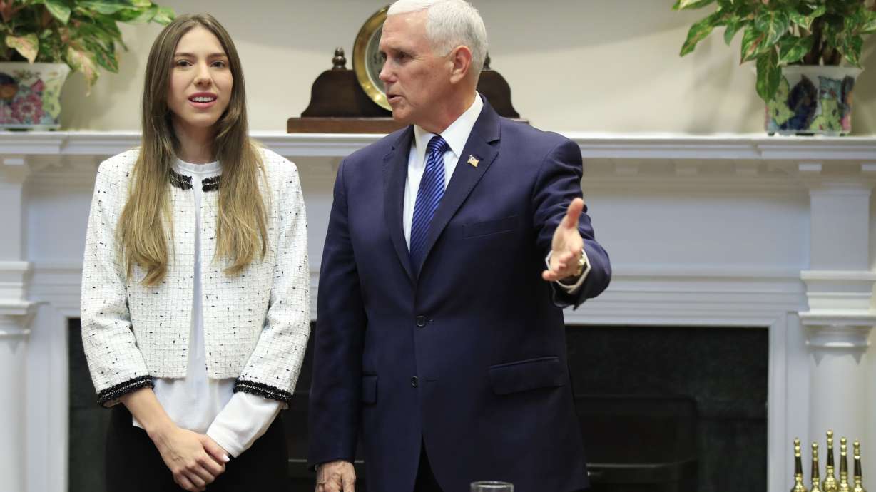 Venezuela opposition leader's wife welcomed at White House