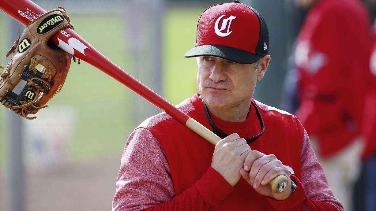 Reds open 150-year celebration hoping to leapfrog Pirates