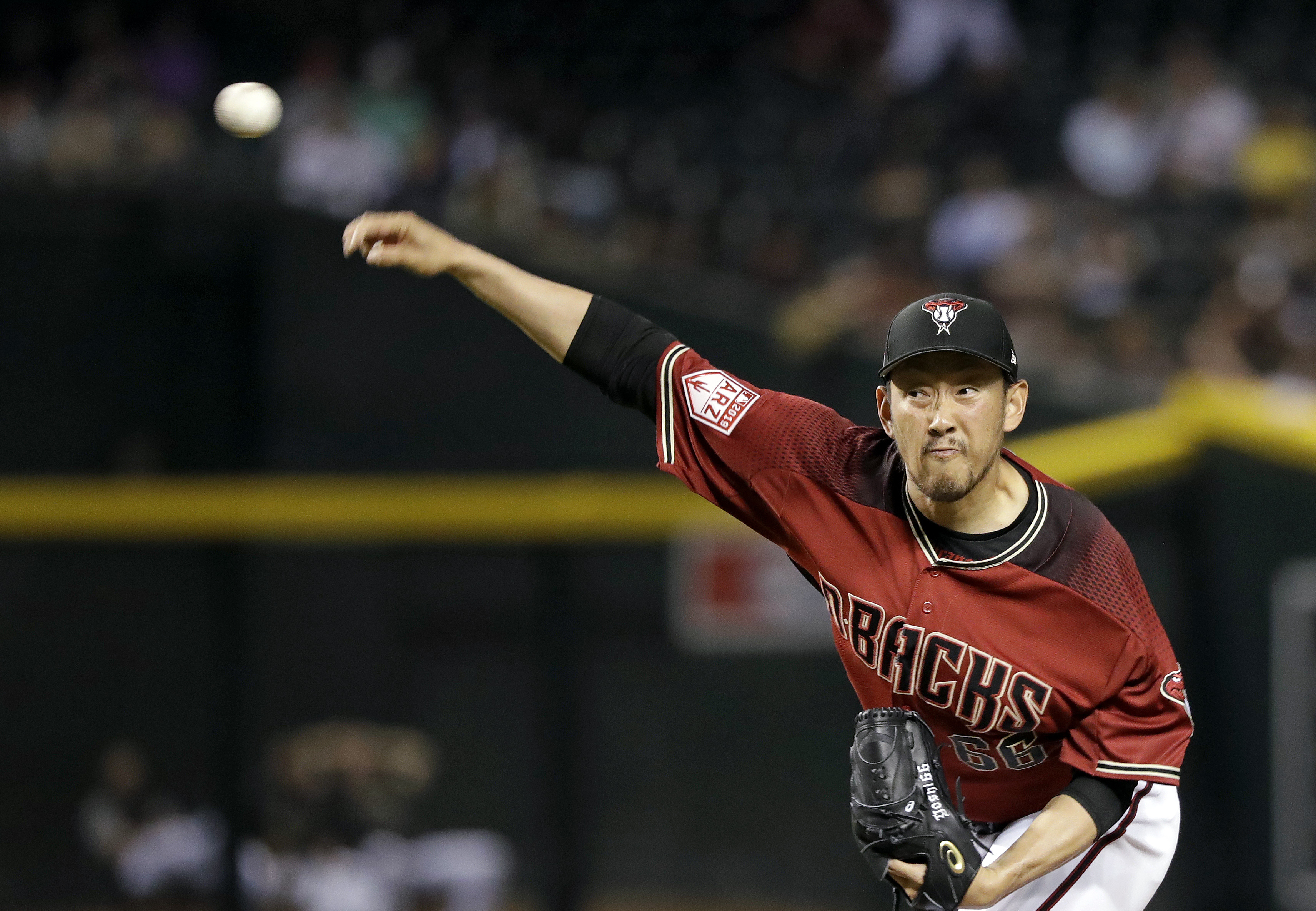 Ends of eras: Dodgers, D-backs open year sans Kershaw, Goldy