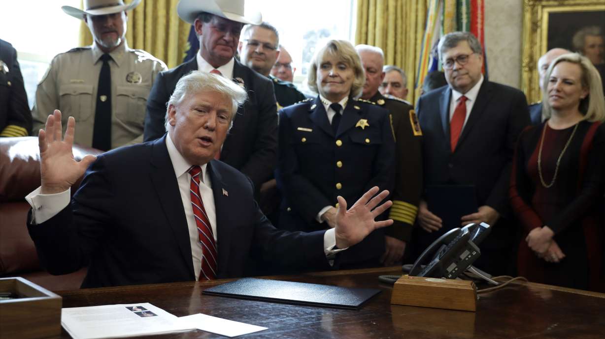 If Trump’s border wall becomes reality, here’s how he could easily get private land for it