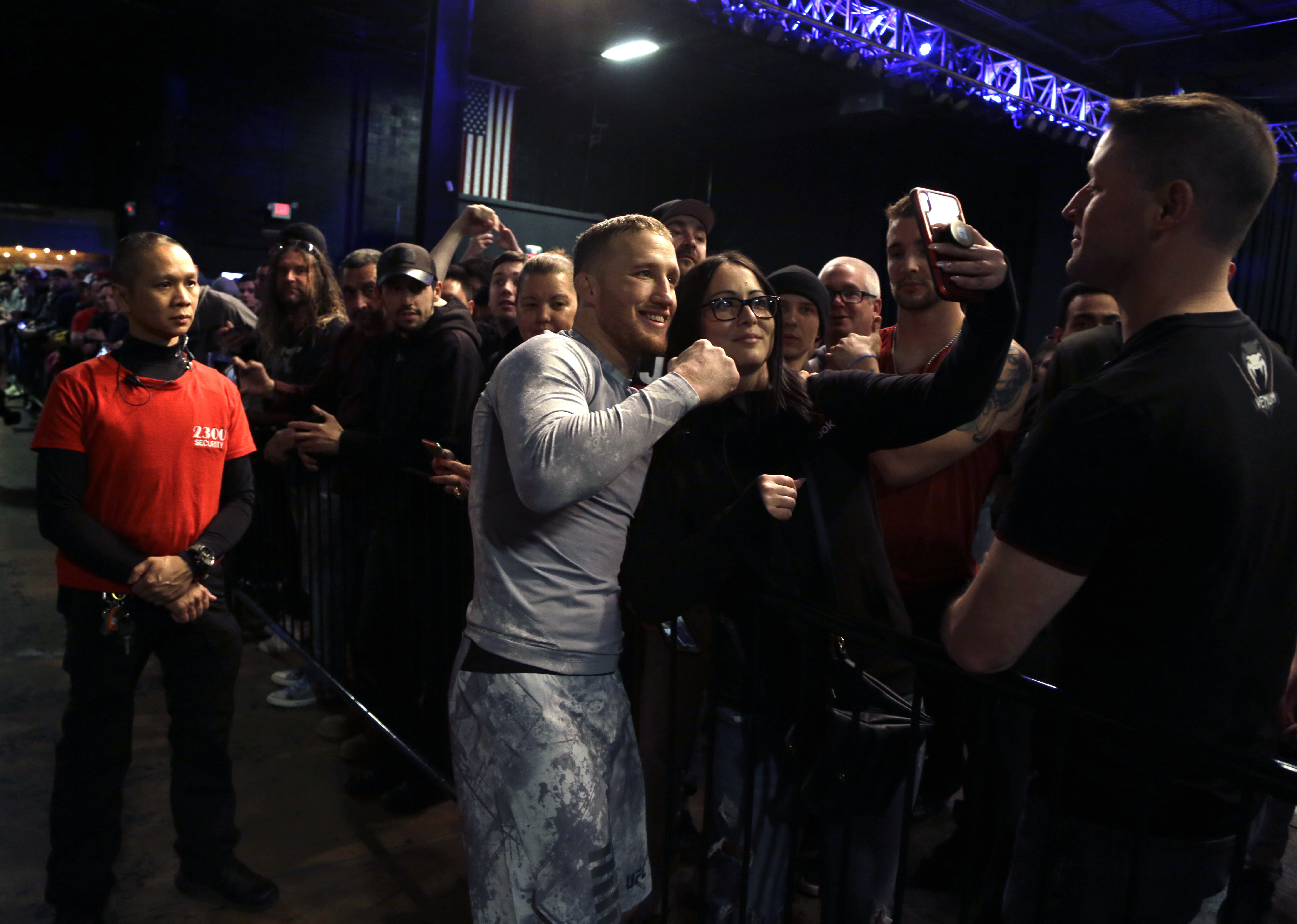 Salt Lake stunner: Gaethje kick-to-head knocks off Poirier for BMF belt at UFC 291