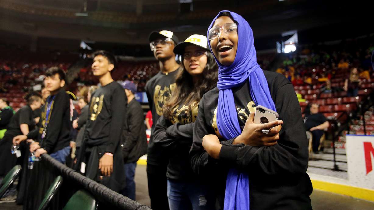 Refugees make their mark in robotics competition