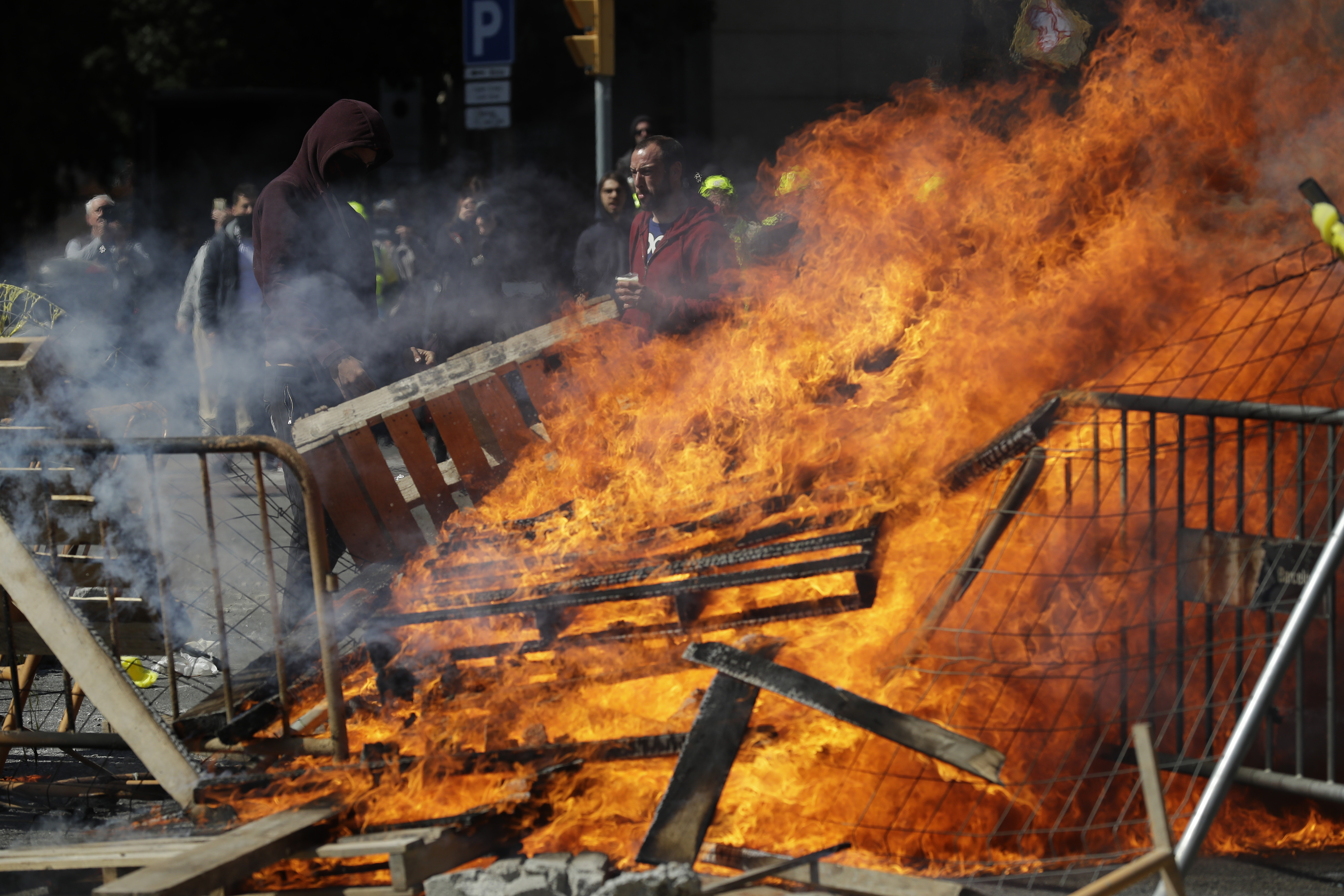 Spain's new far-right campaigns to stop Catalan separatists