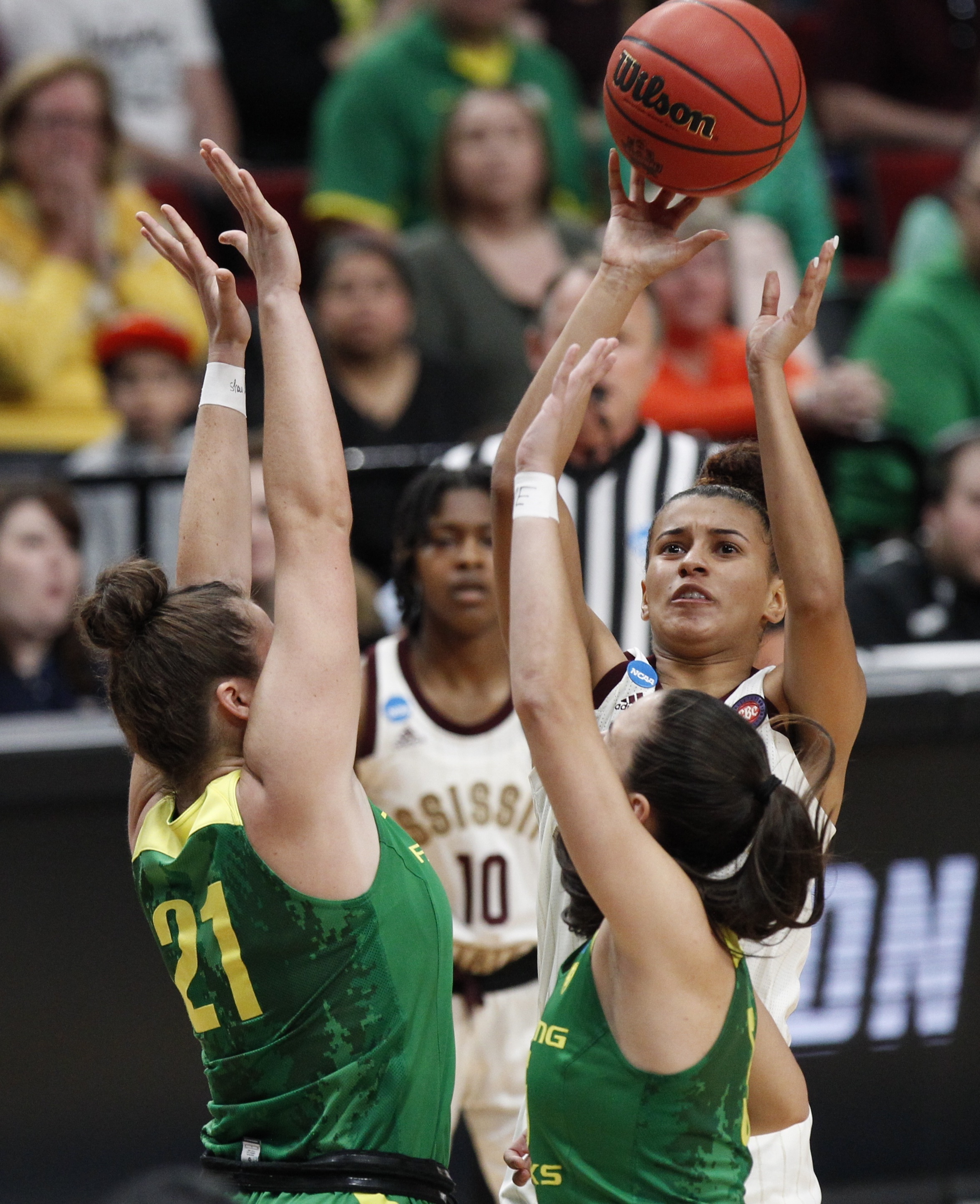 Oregon reaches 1st women's Final Four, tops Miss. St. 88-84