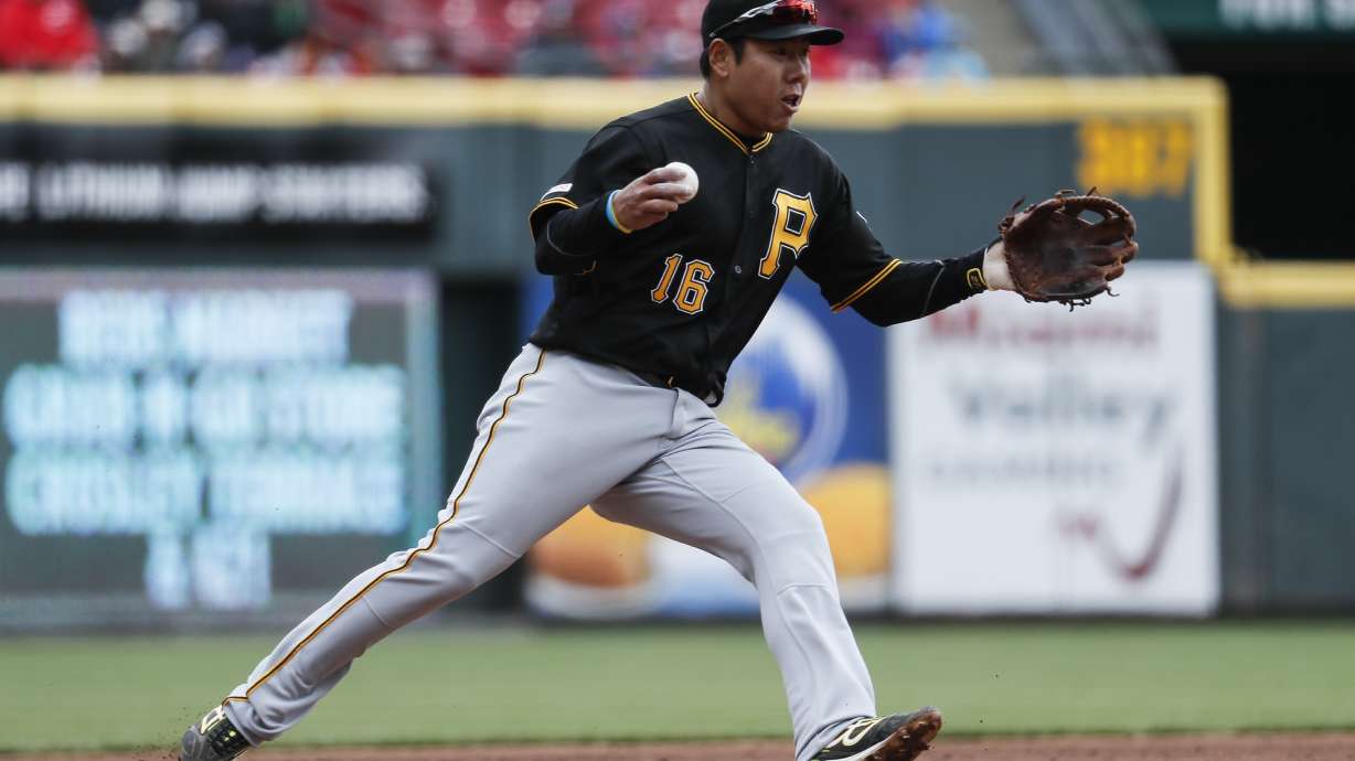 Williams leads Pirates past Reds 5-0