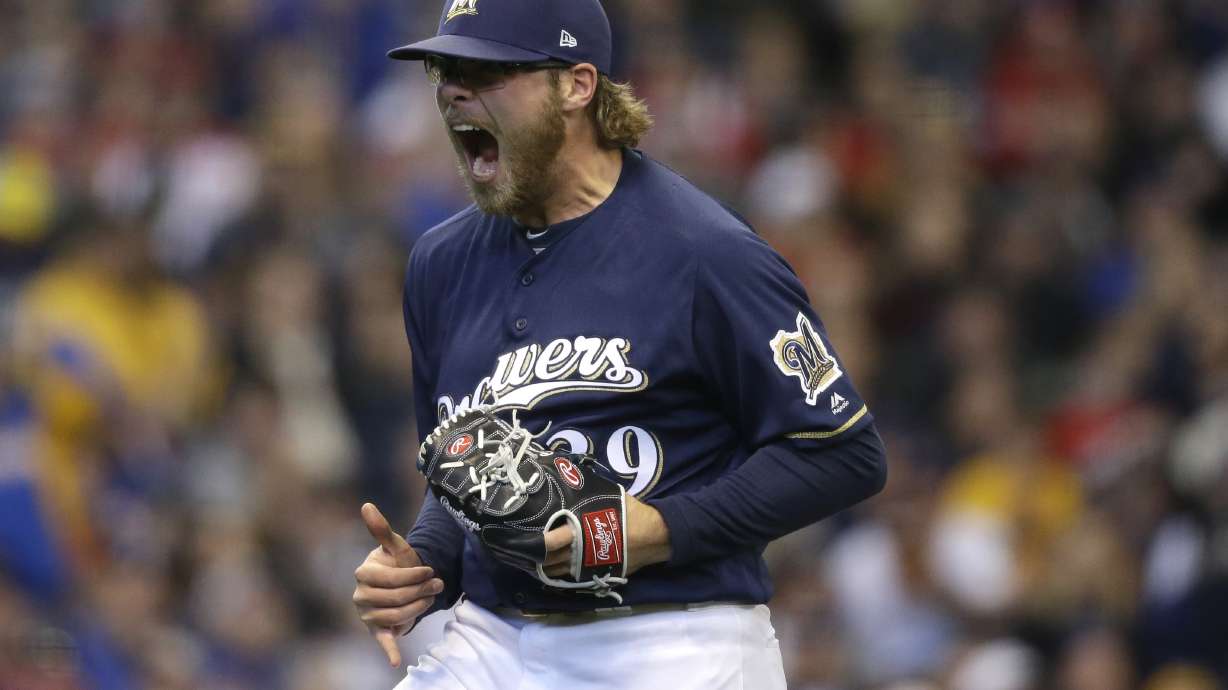Yelich powers Brewers to dramatic 5-4 win over Cardinals