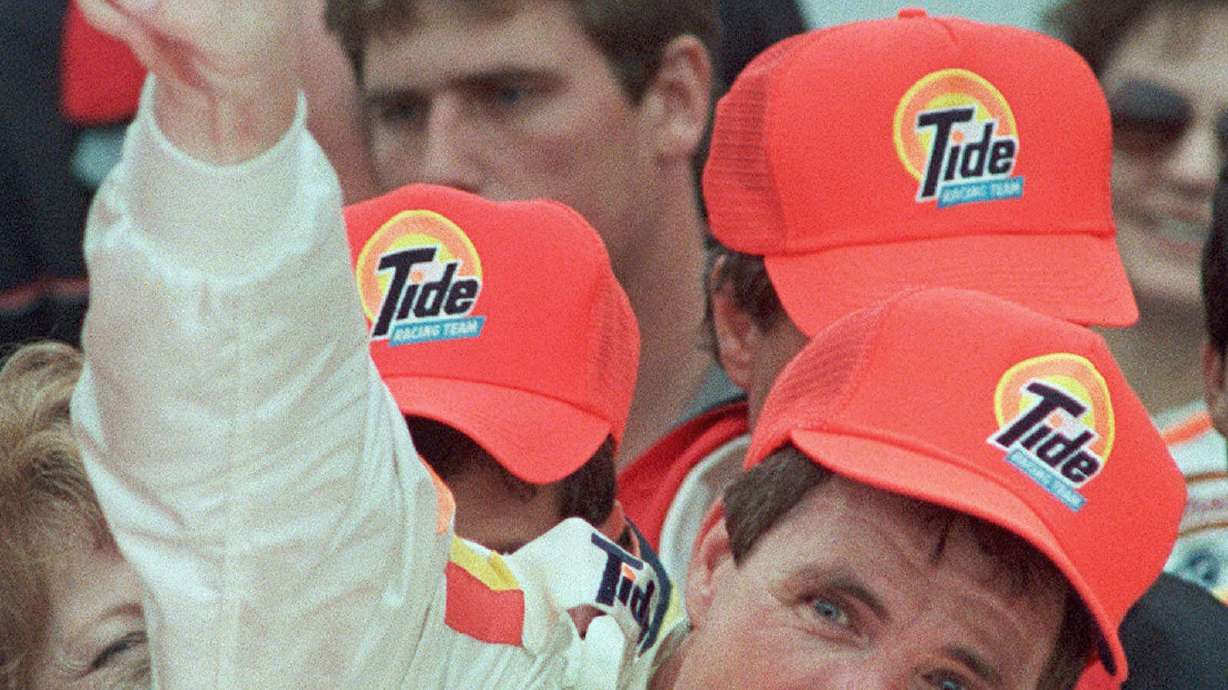 Column: Boogity! Boogity! Boogity! Fox Sports needs a change