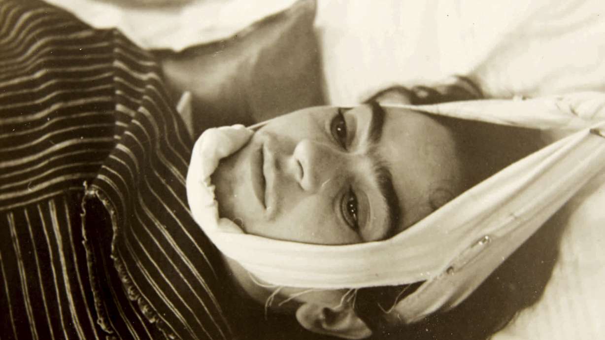 Unseen photos of Frida Kahlo by her lover to be auctioned