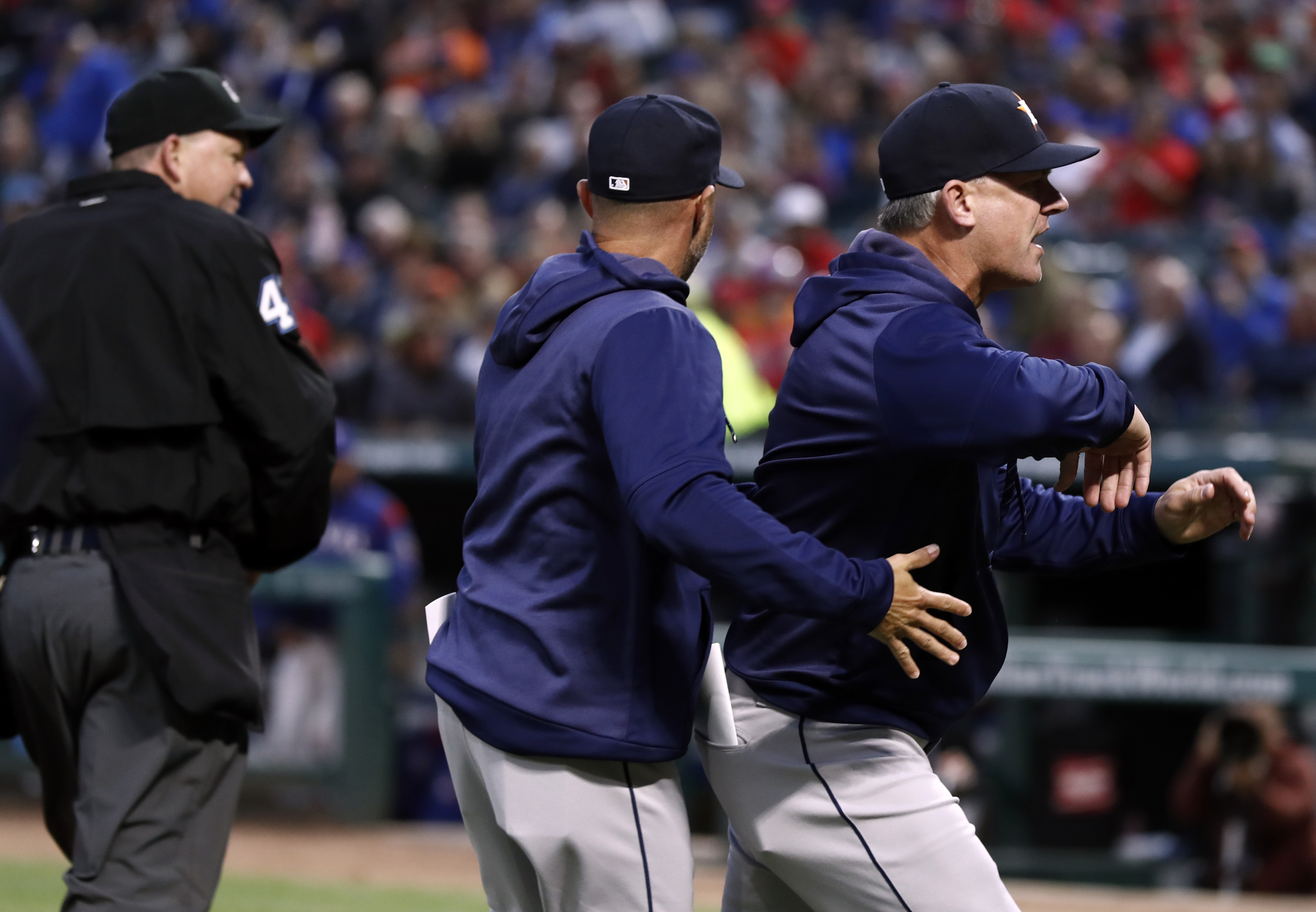 Astros manager, hitting coach by ejected by home plate ump