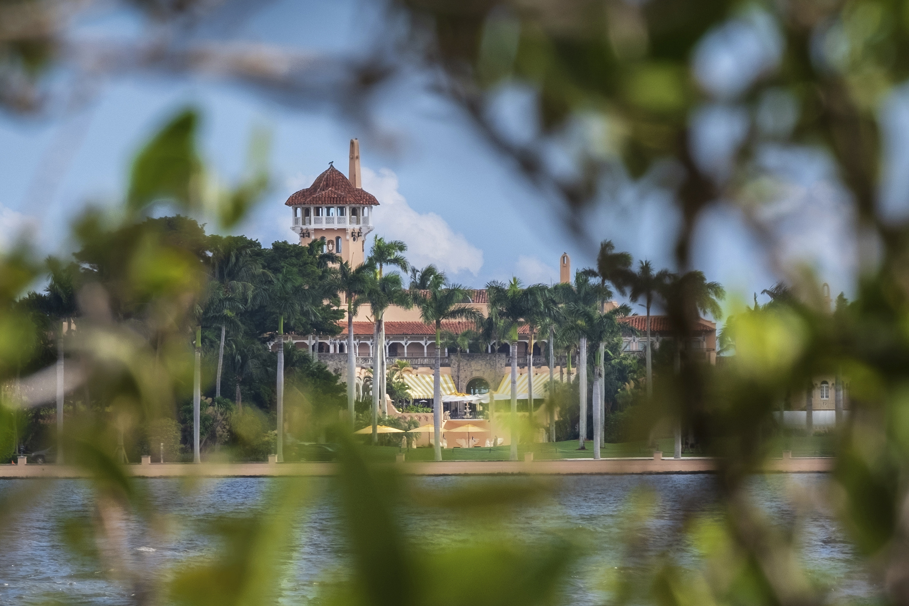 Arrest revives security concerns at Trump's Florida estate