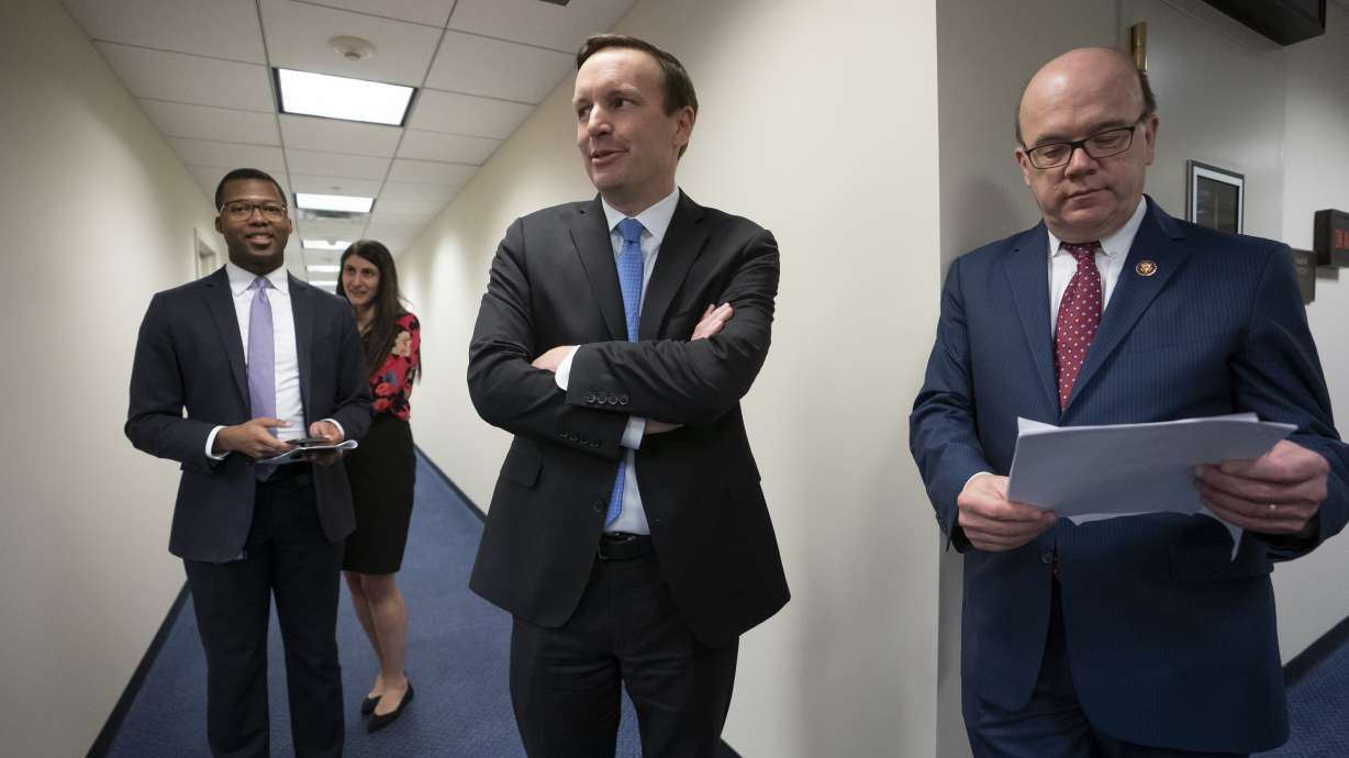 Congress invokes powers to challenge Trump on war in Yemen