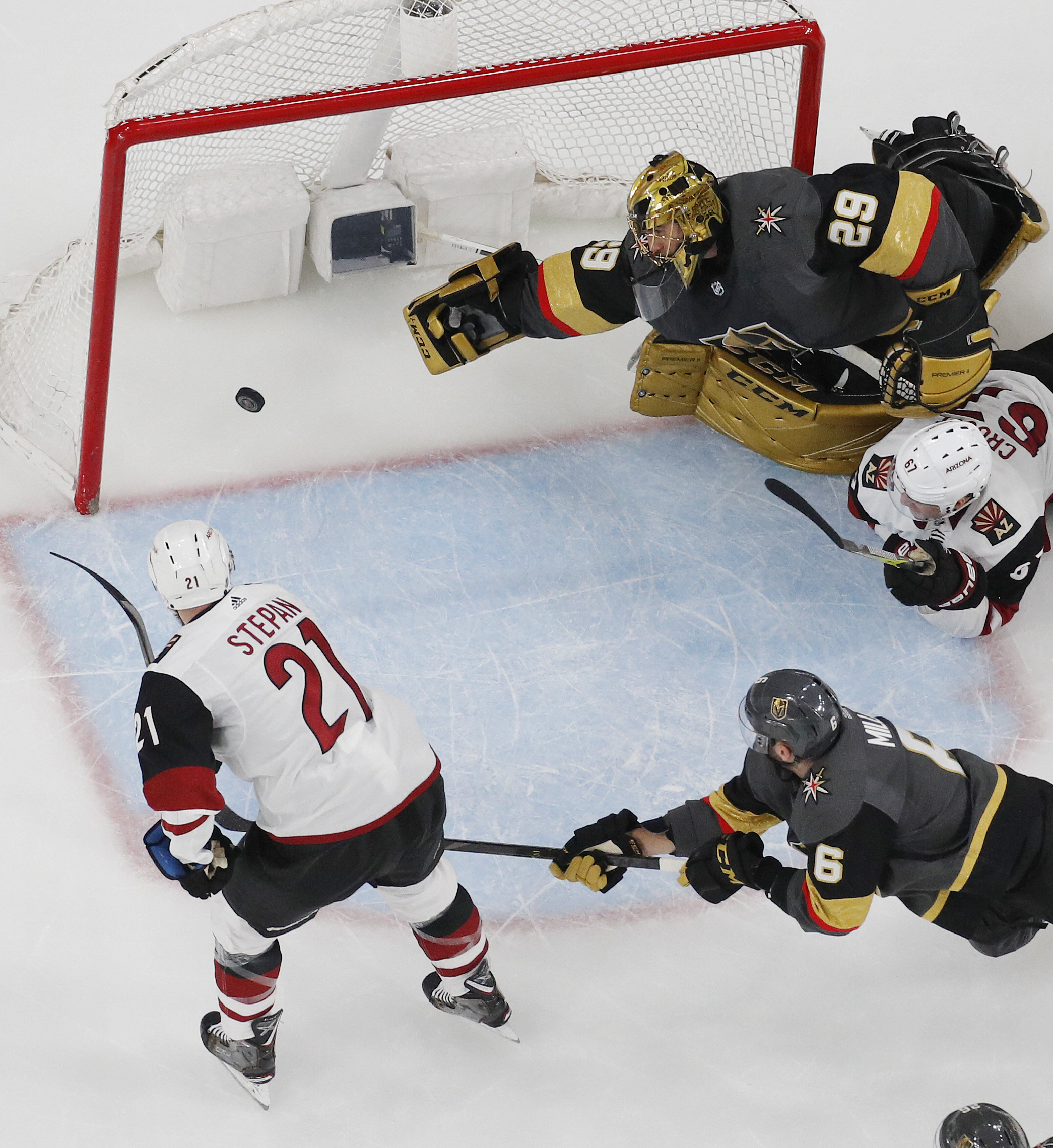 Stepan scores twice, Coyotes dump Vegas, 4-1