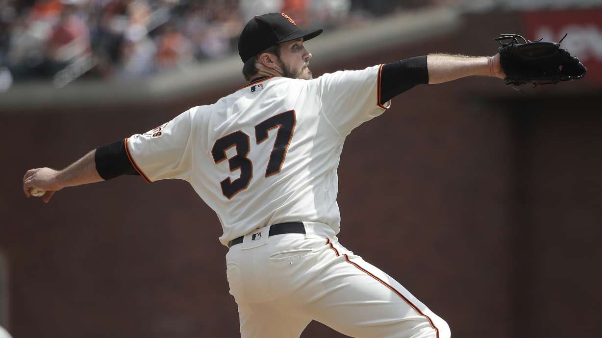 Rays reliever Kolarek plays 1B in 3-0 win over Giants