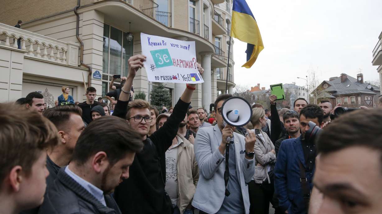 Backers of Ukraine's rival presidential candidates brawl