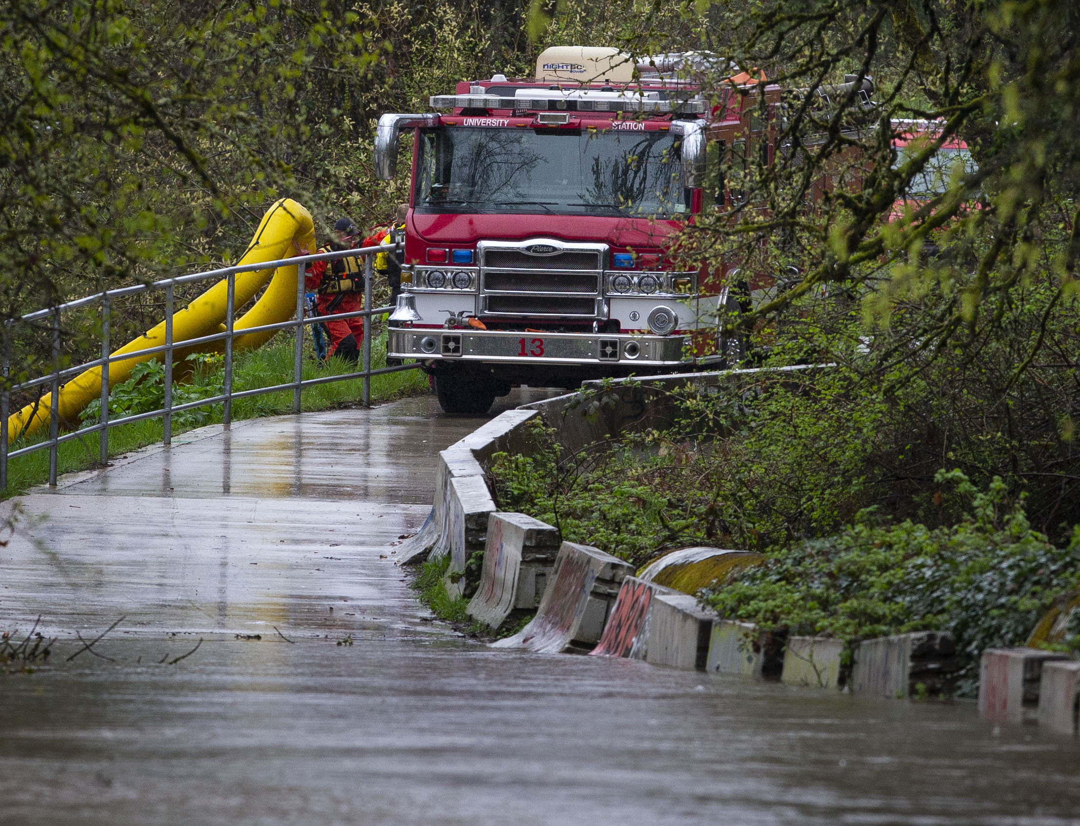 Flooding forces evacuations for 2nd day in Oregon