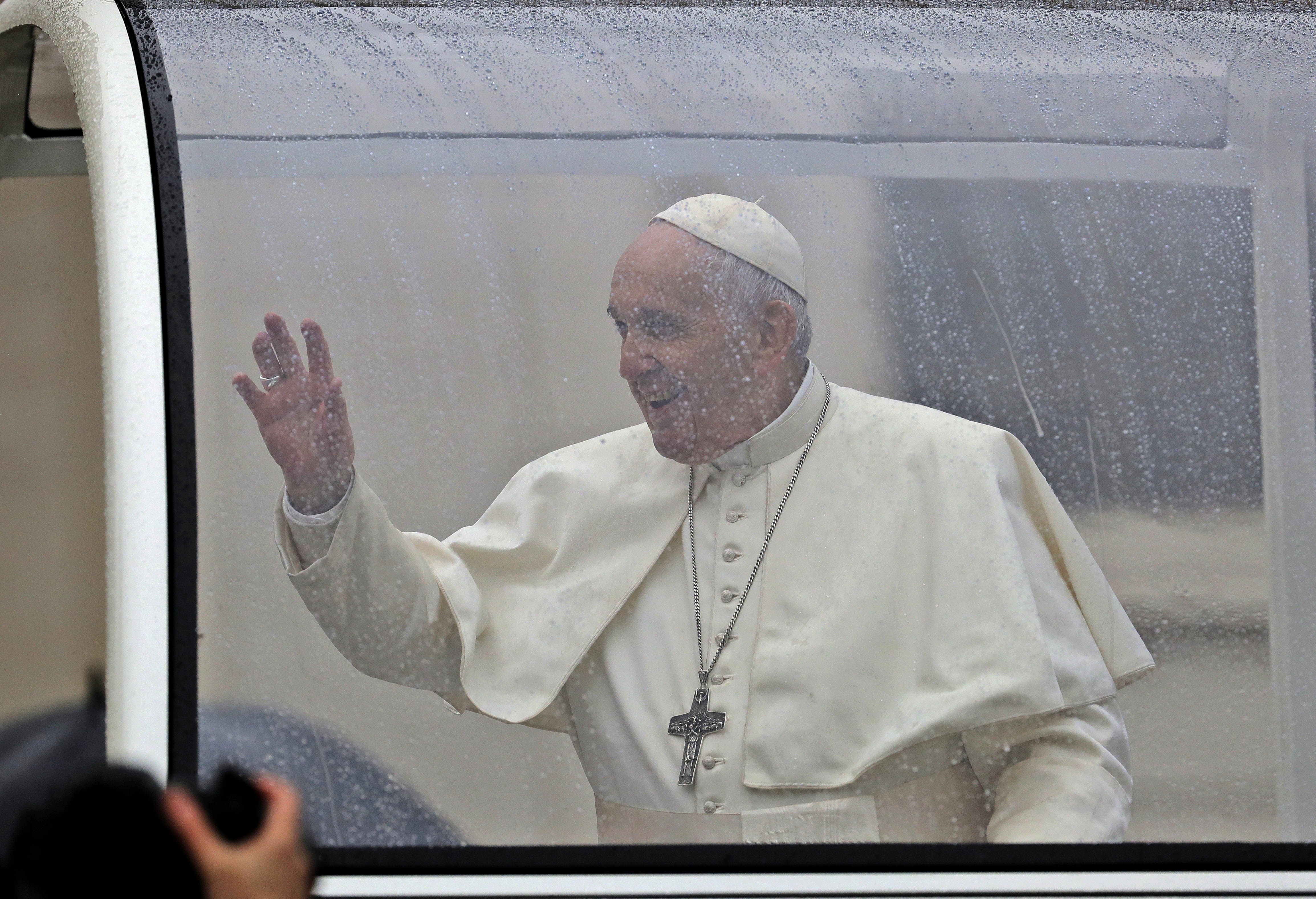 Pope invites foreign press association to Vatican next month