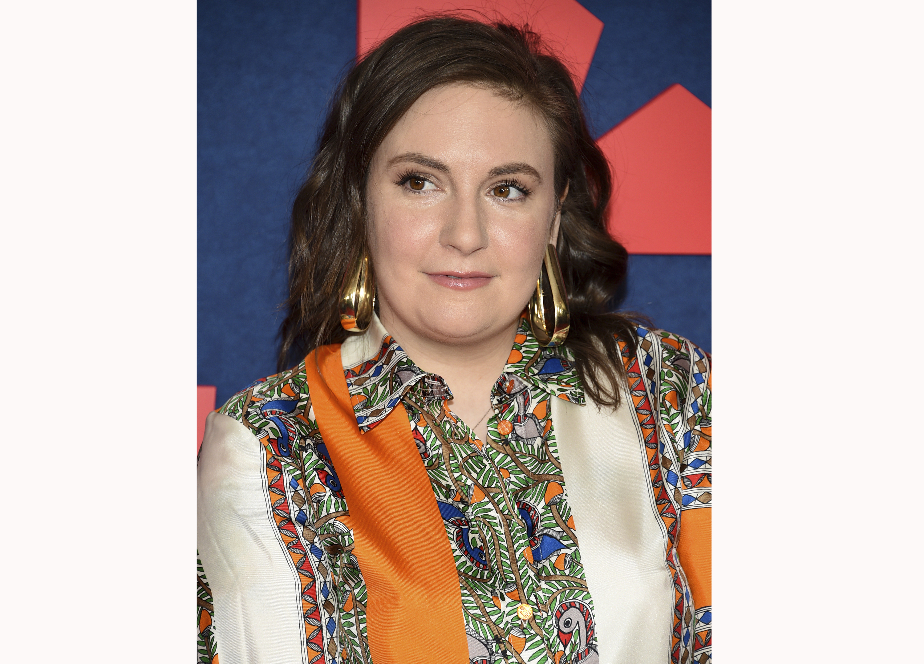 Lena Dunham celebrates 1st year of sobriety