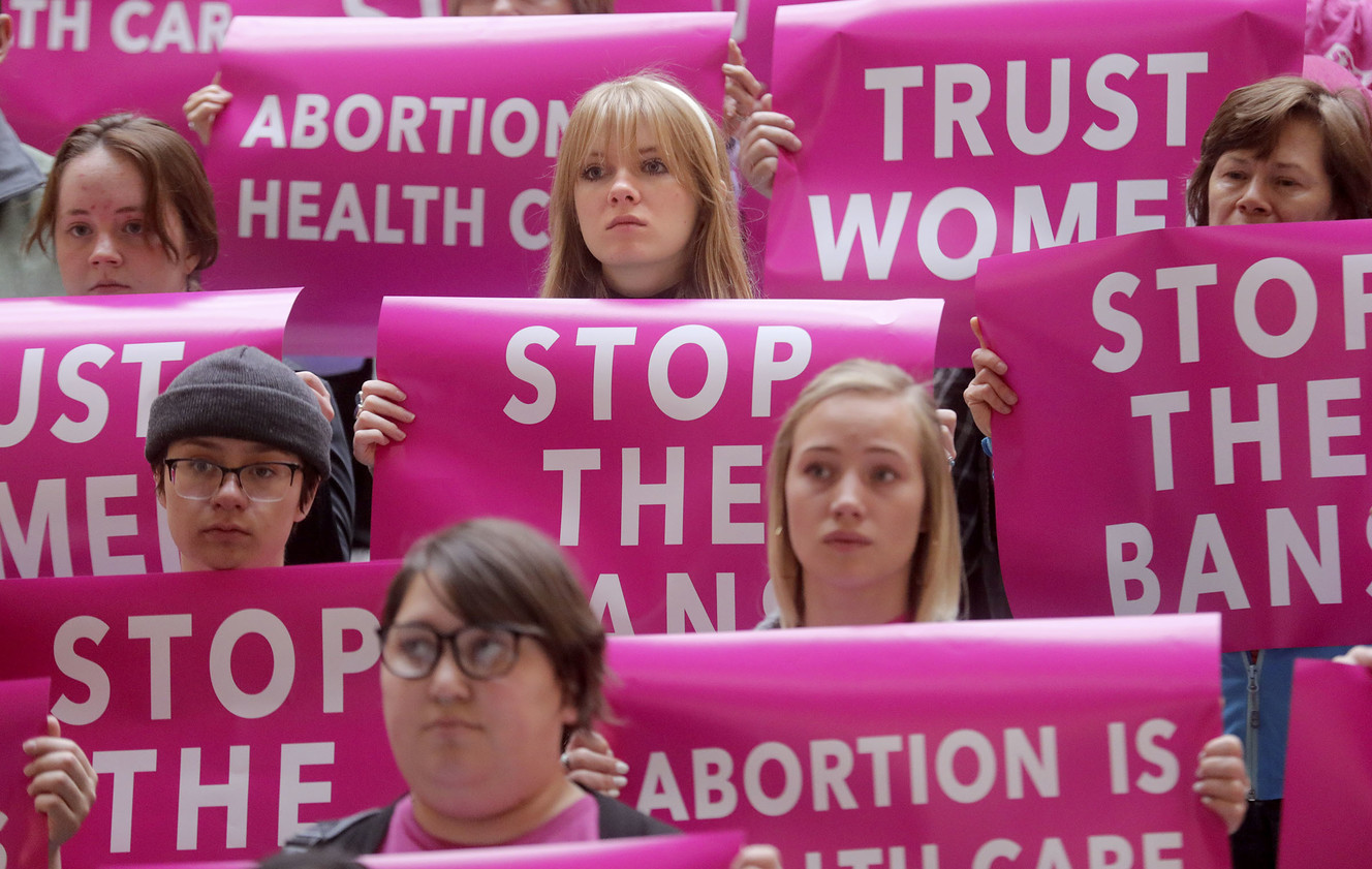Judge issues injunction on Utah's 18-week abortion ban