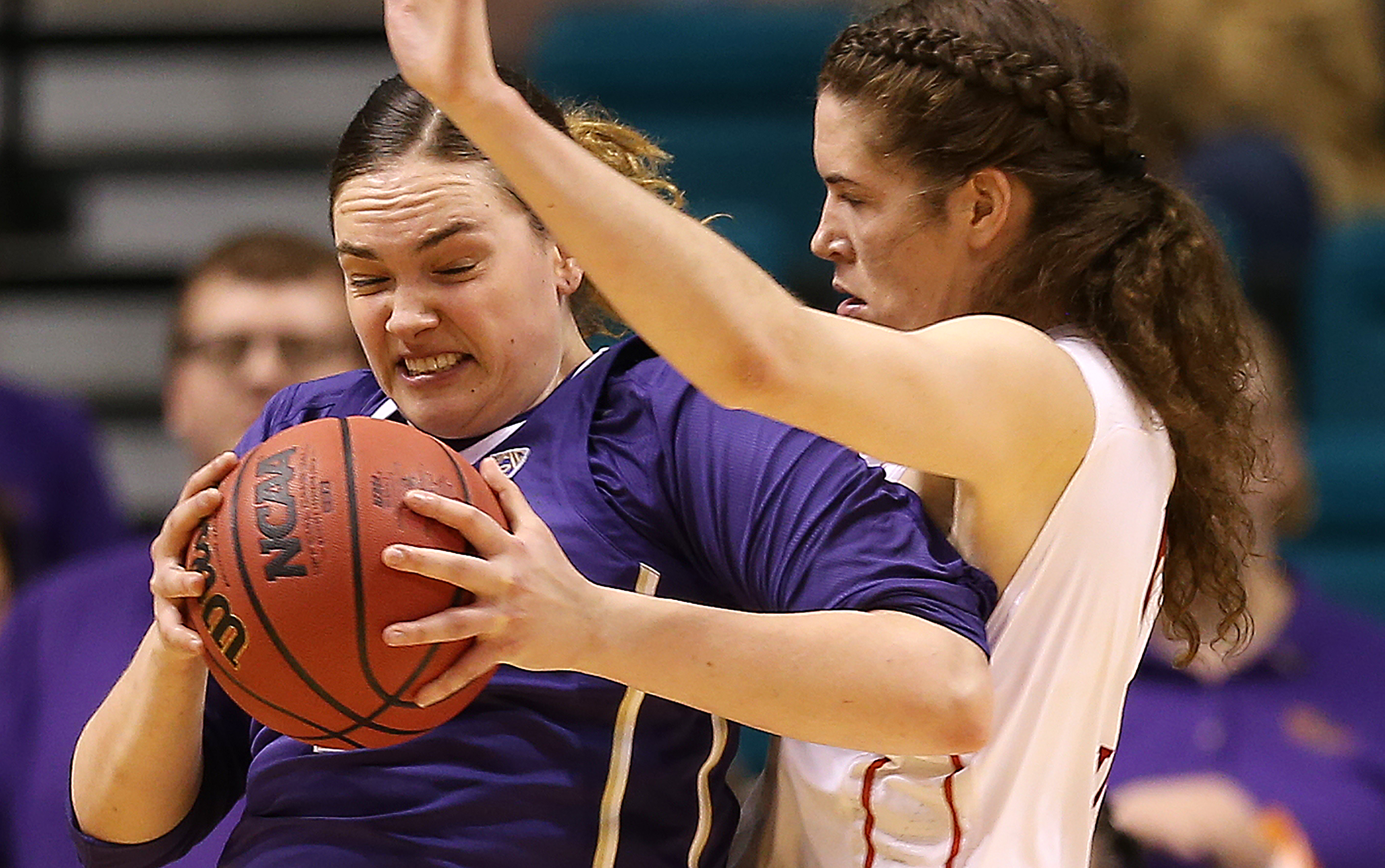 Washington Huskies forward Hannah Johnson (1) battles Utah Utes forward Megan Huff (5) for a shot as Utah and Washington play in Pac-12 tournament action at the MGM Grand Garden Arena in Las Vegas on Thursday, March 7, 2019. (Photo: Scott G Winterton, Deseret News)