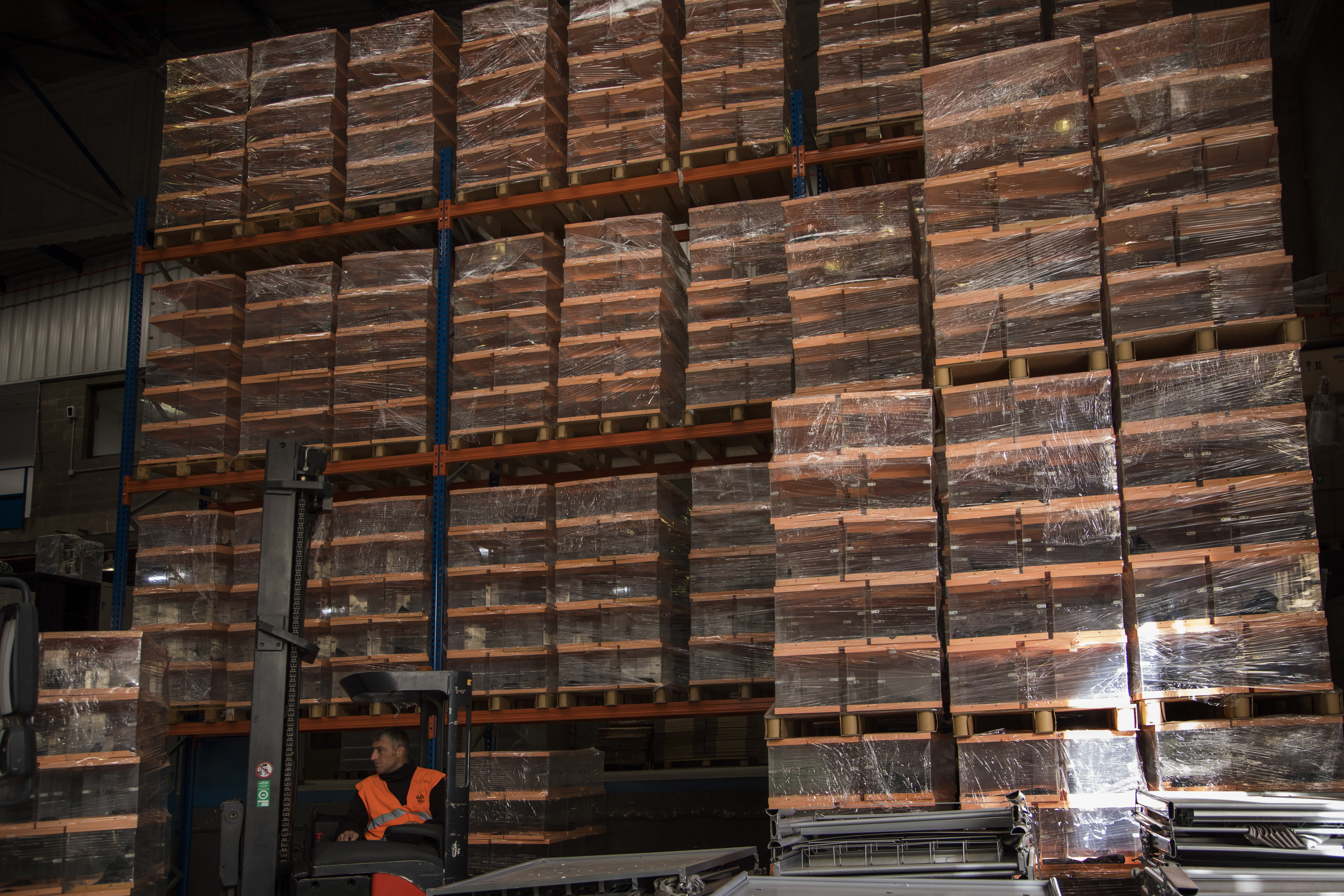 Spain campaign to see far right, Socialists fight for votes