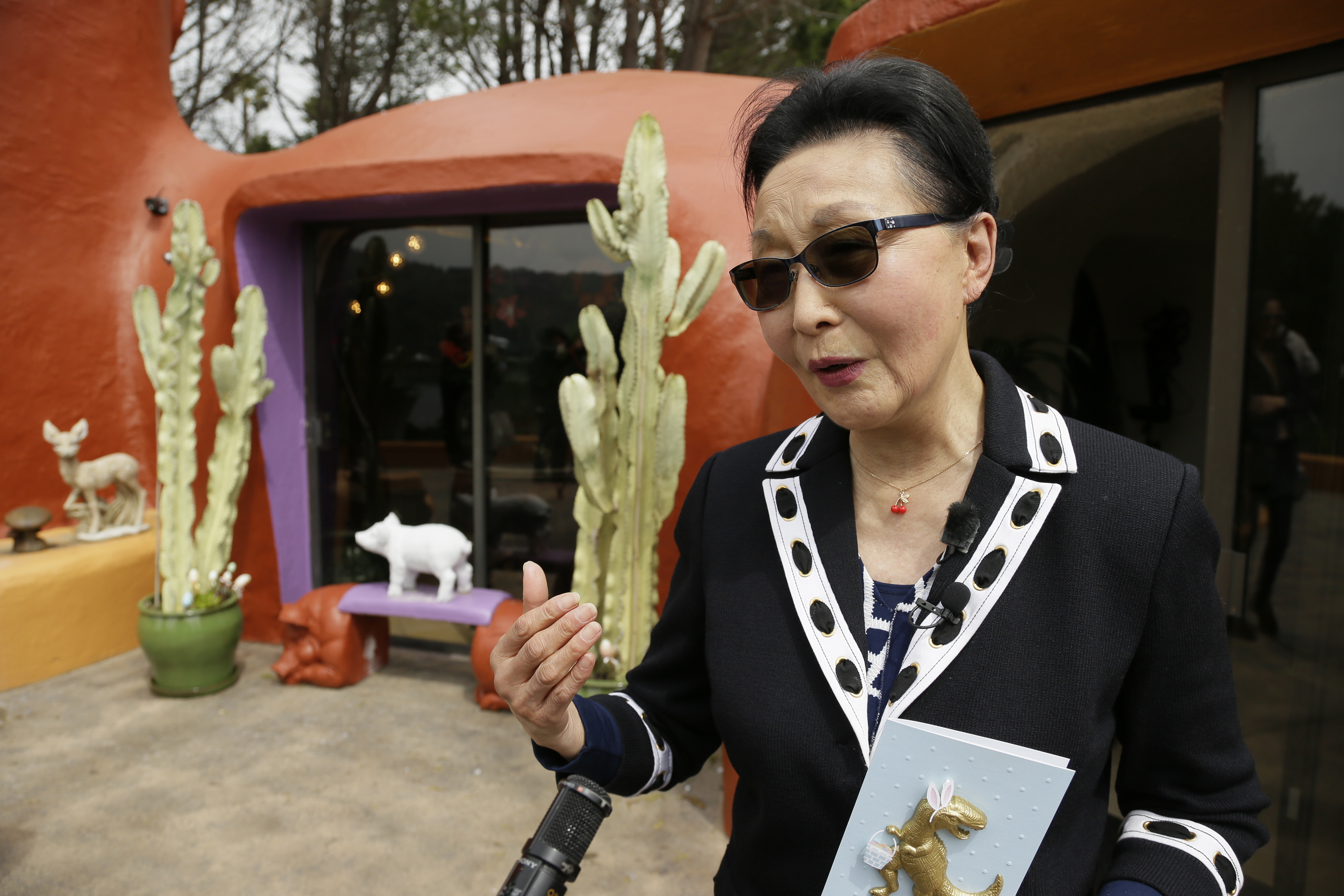 Homeowner: Only bureaucrats worried about Flintstone statues