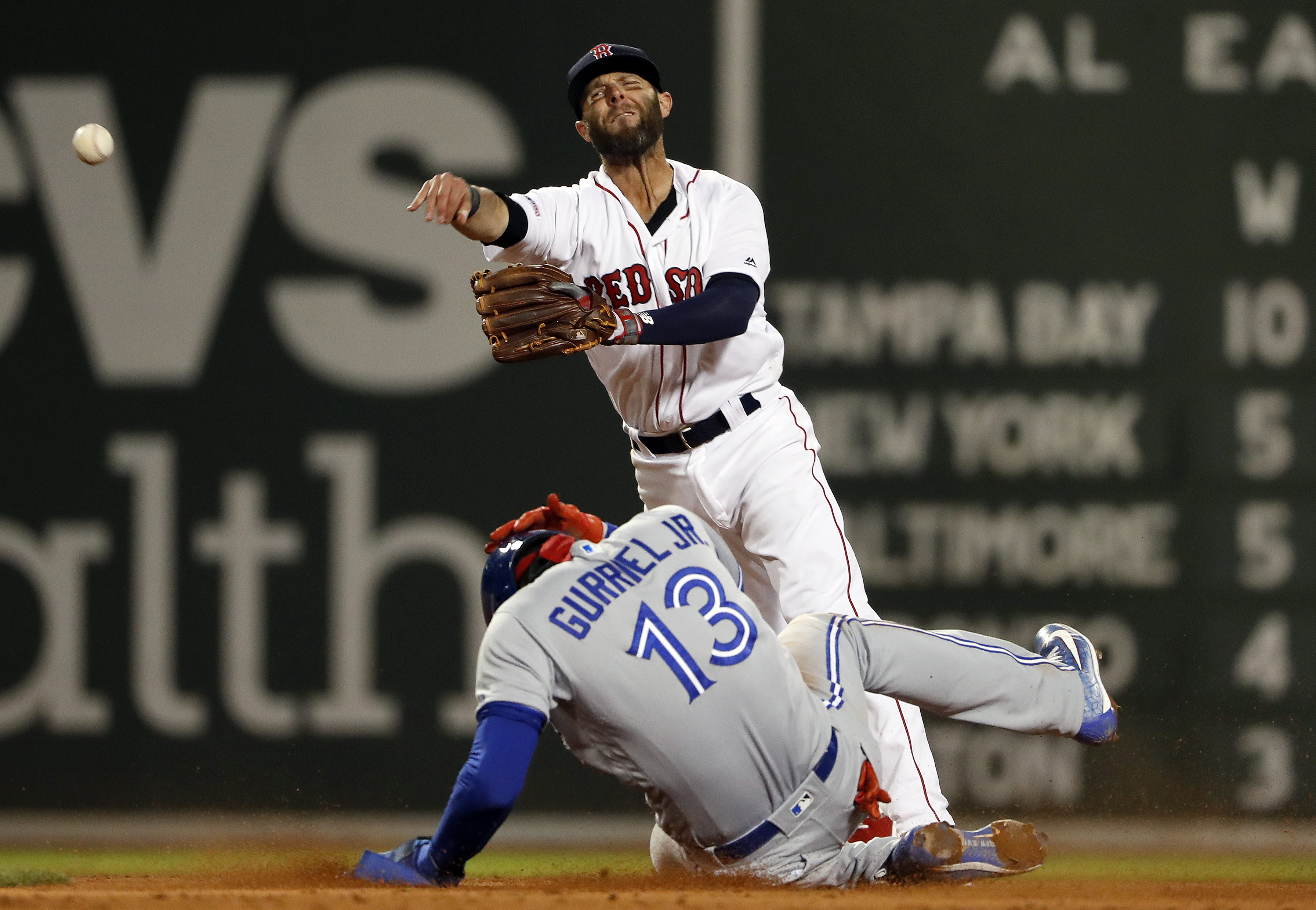 Devers' walk-off hit in 9th lifts Red Sox over Blue Jays 7-6