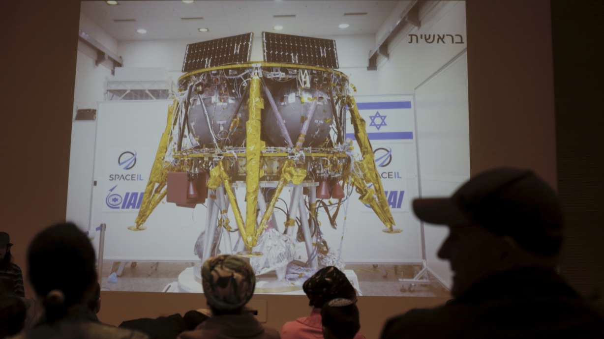 Israeli team assesses what went wrong with lunar landing