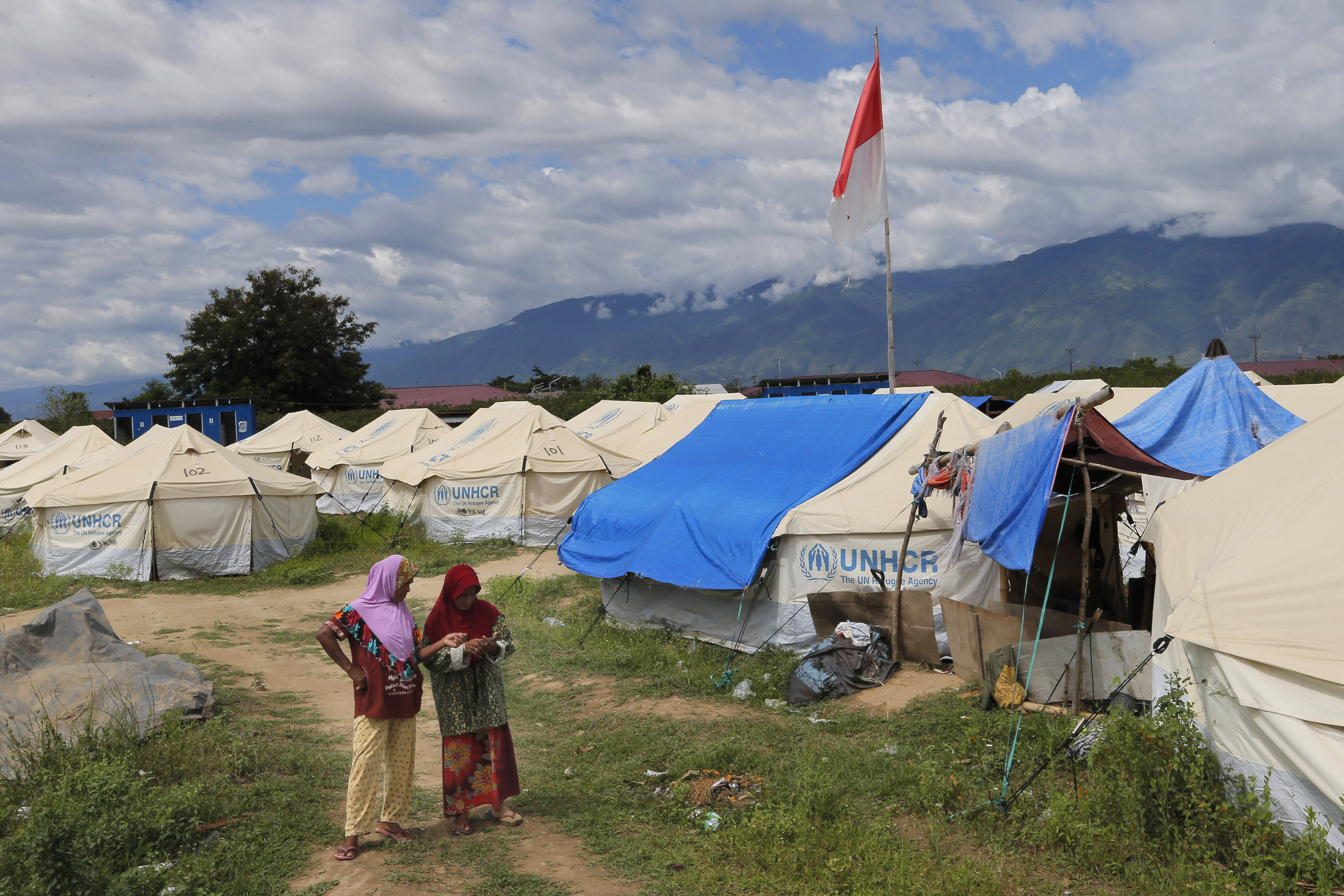 Recovery falters in Indonesian city broken by quake disaster