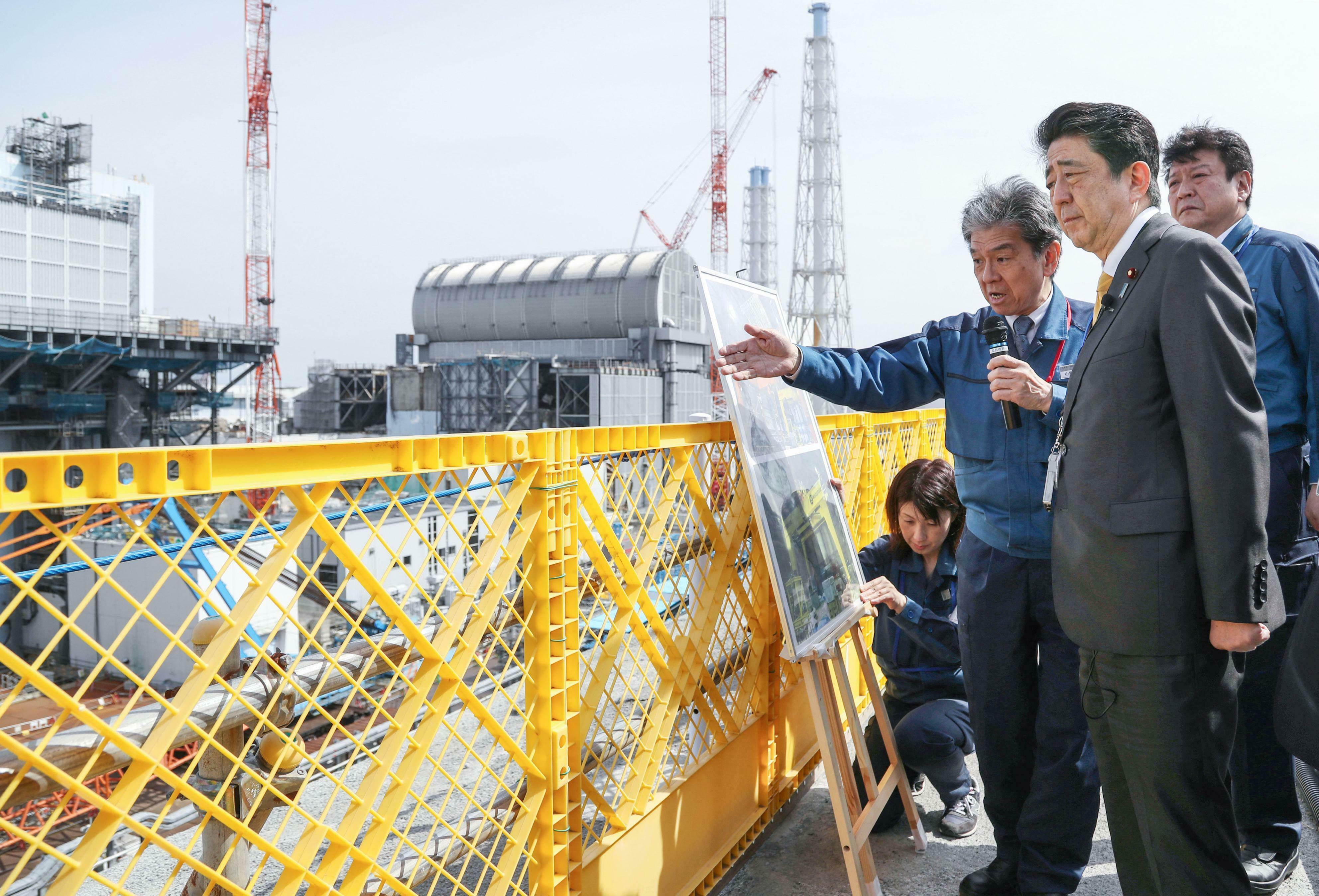 Japan's PM visits Fukushima nuke plant in revival message