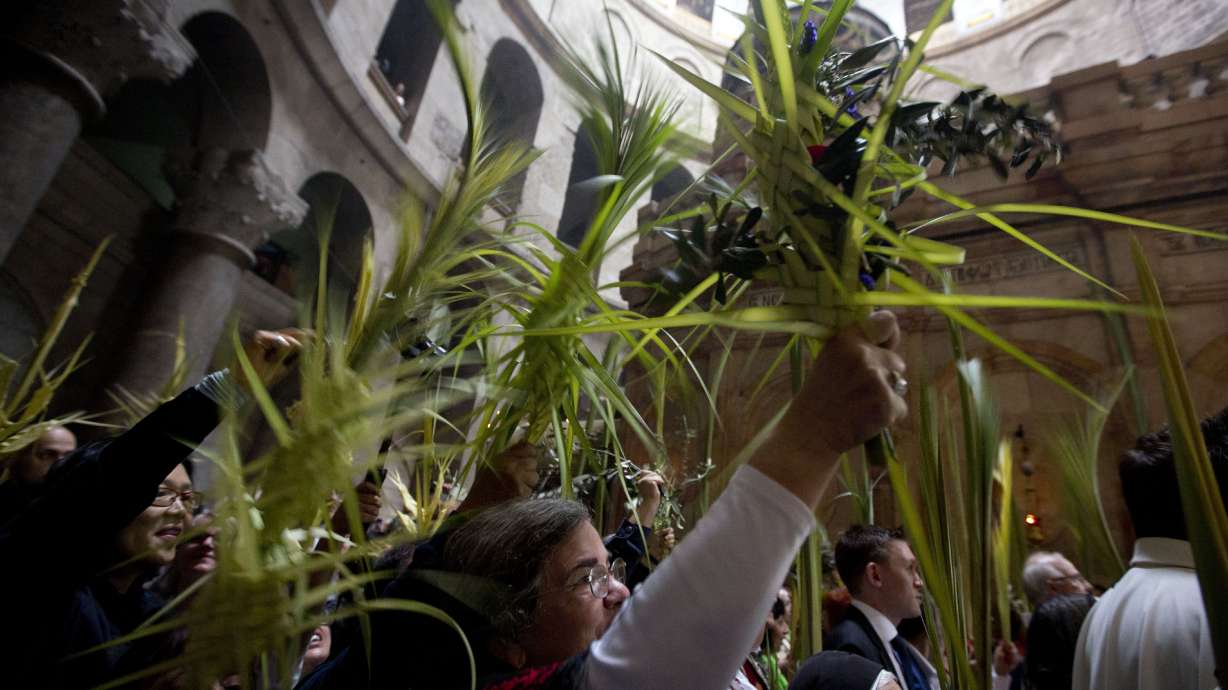 Thousands of pilgrims mark Palm Sunday in Jerusalem
