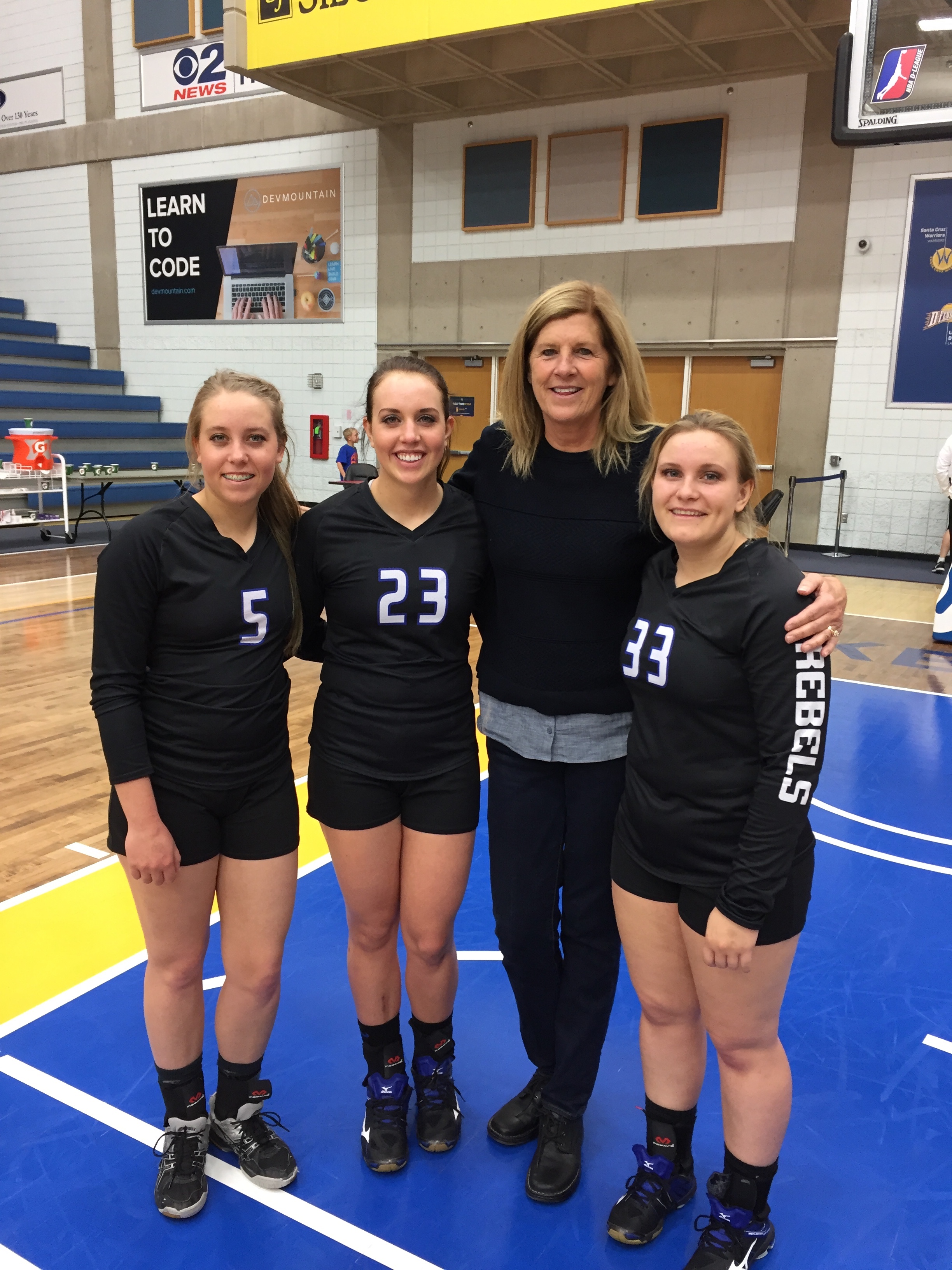 Cindy Stuart with some of the volleyball players. (Photo: Courtesy: Cindy Stuart)