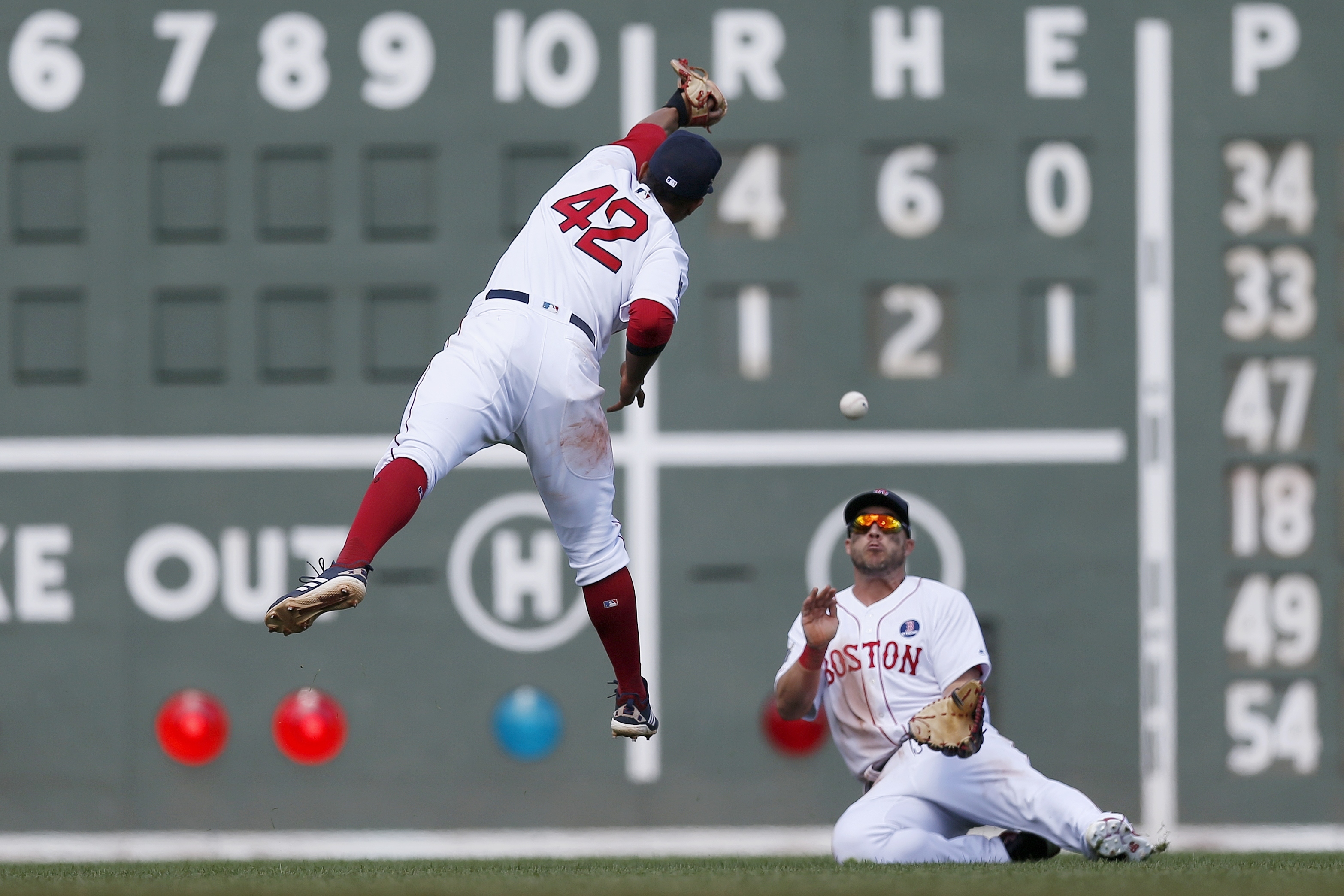 Smith homers, drives in 4 in O's 8-1 win over Red Sox