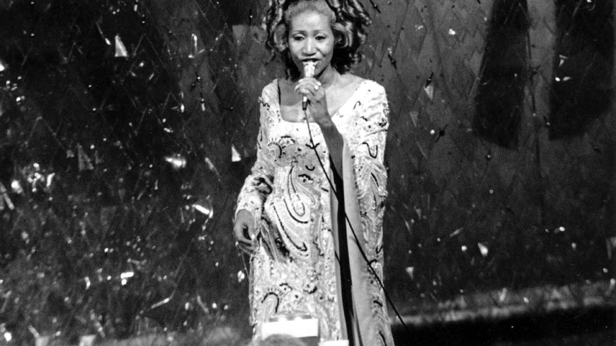 Pulitzers given to Aretha Franklin, author Richard Powers