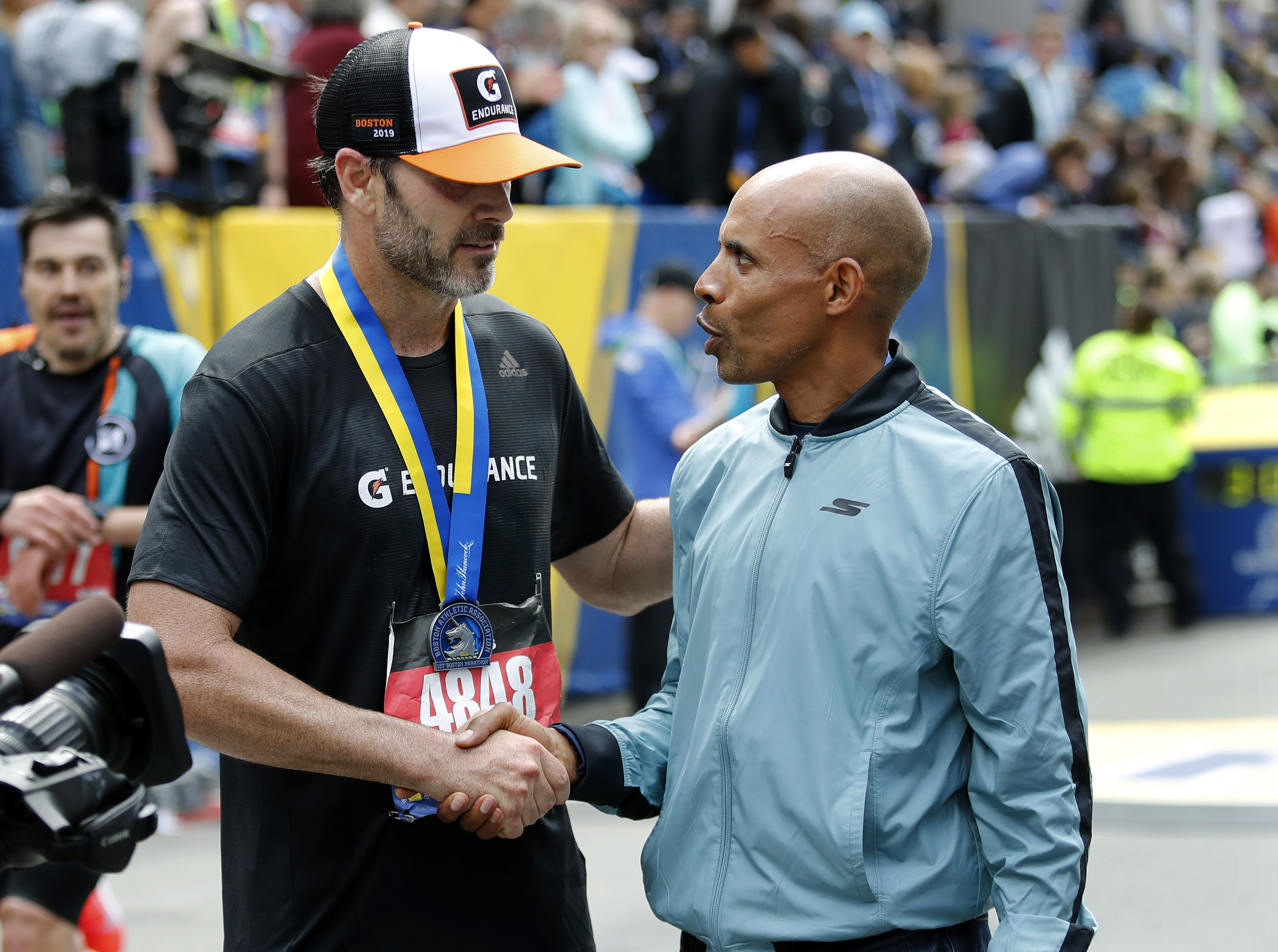 NASCAR driver Johnson runs Boston Marathon in 3:09:07