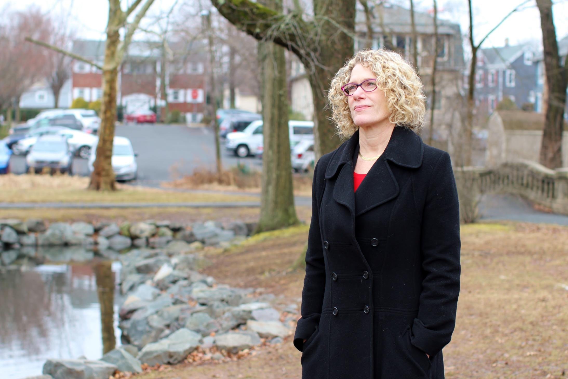 Woman who lost father at 14 devotes life to helping kids learn how to mourn