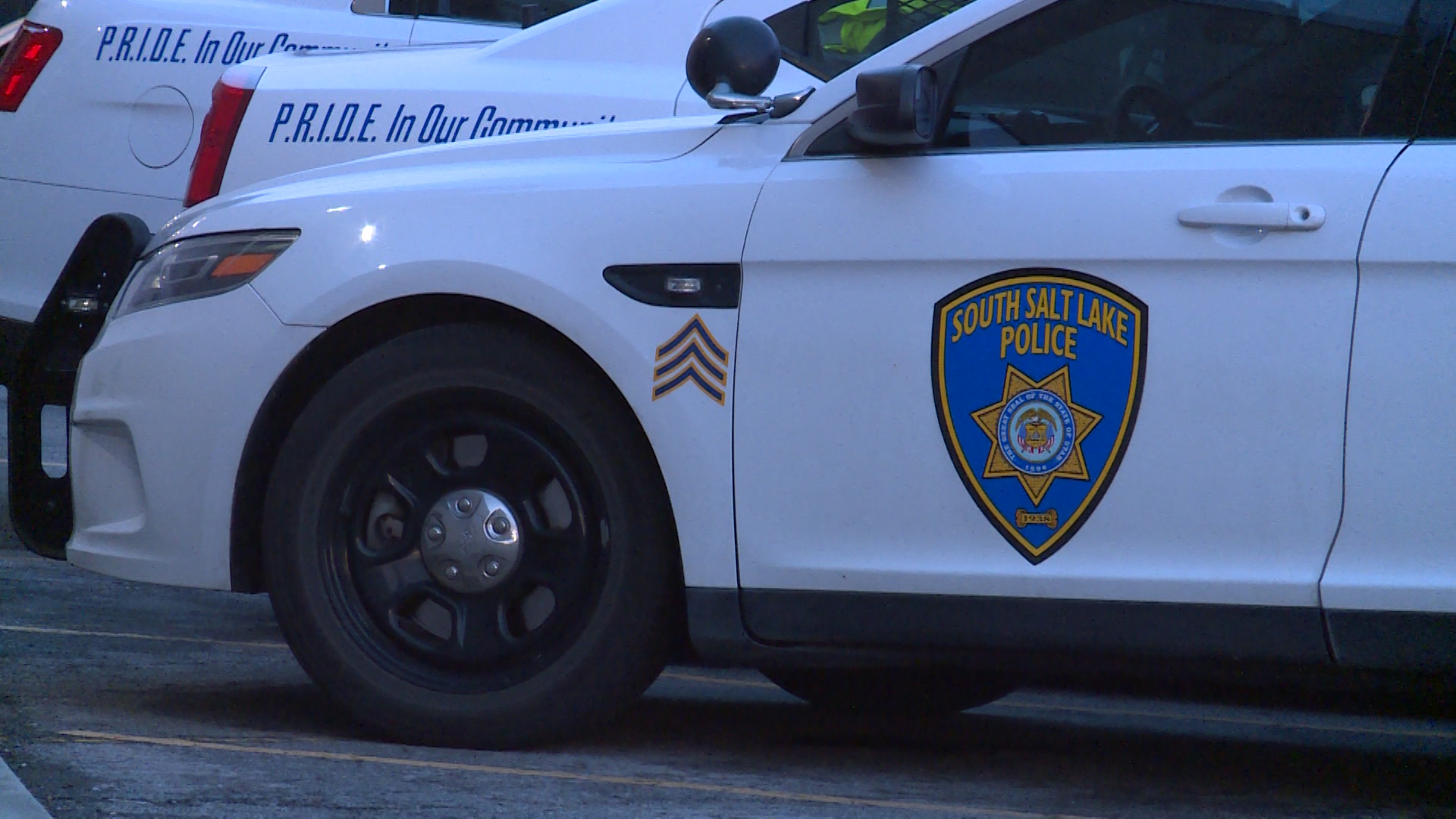 Teenagers crash car while on joyride, rescued by nearby officer