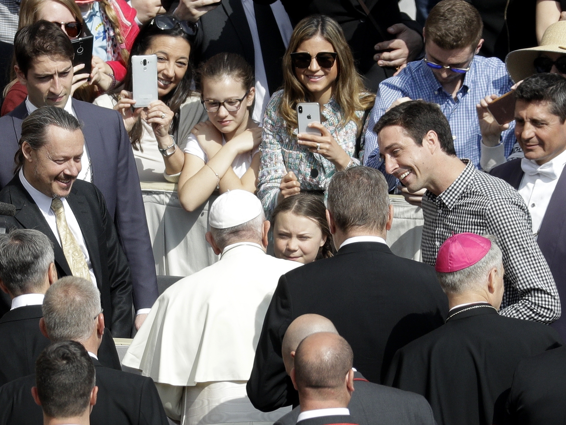 Pope encourages Swedish campaigner Greta on environment