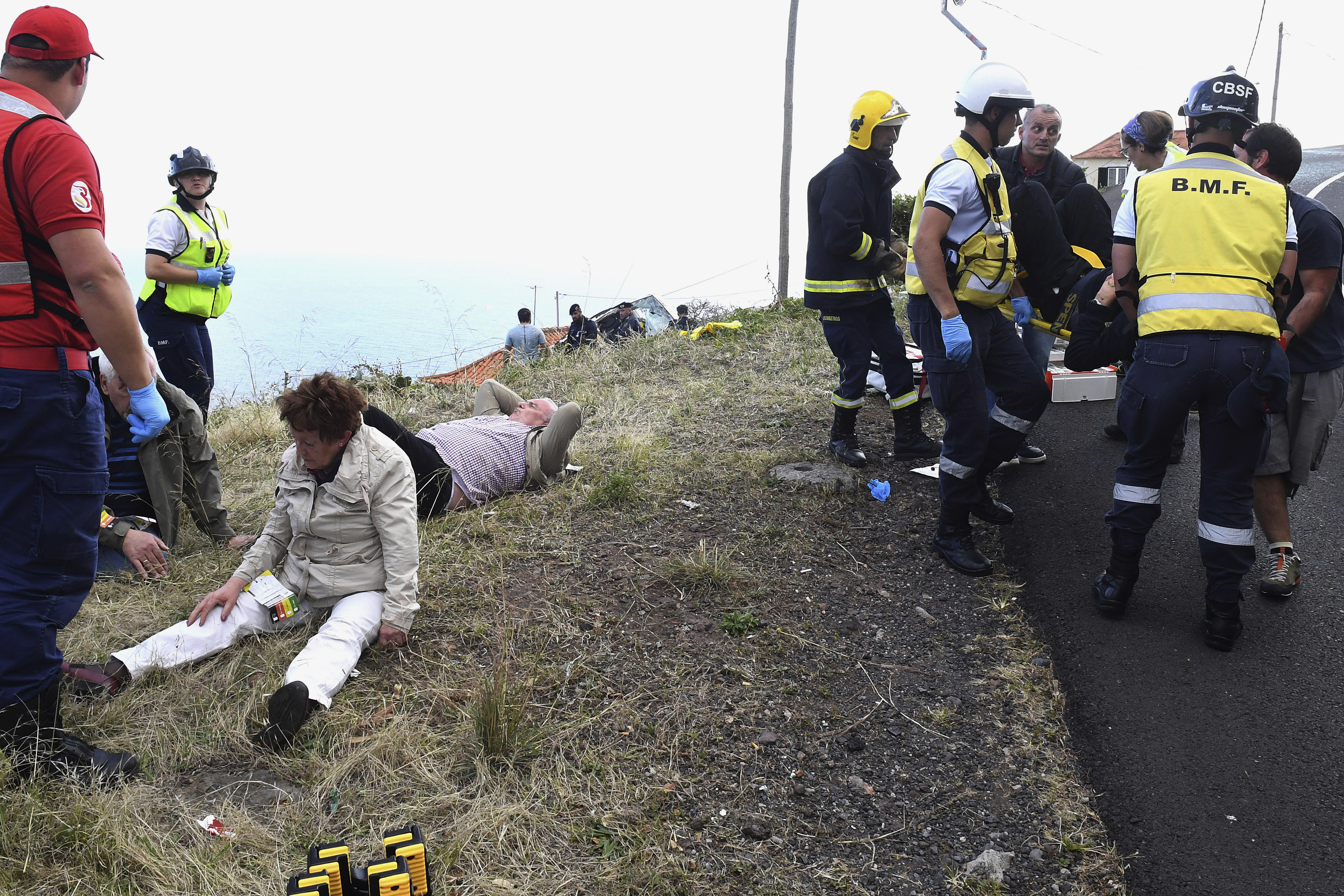 Bus carrying Germans crashes, kills 29 on Portugal's Madeira