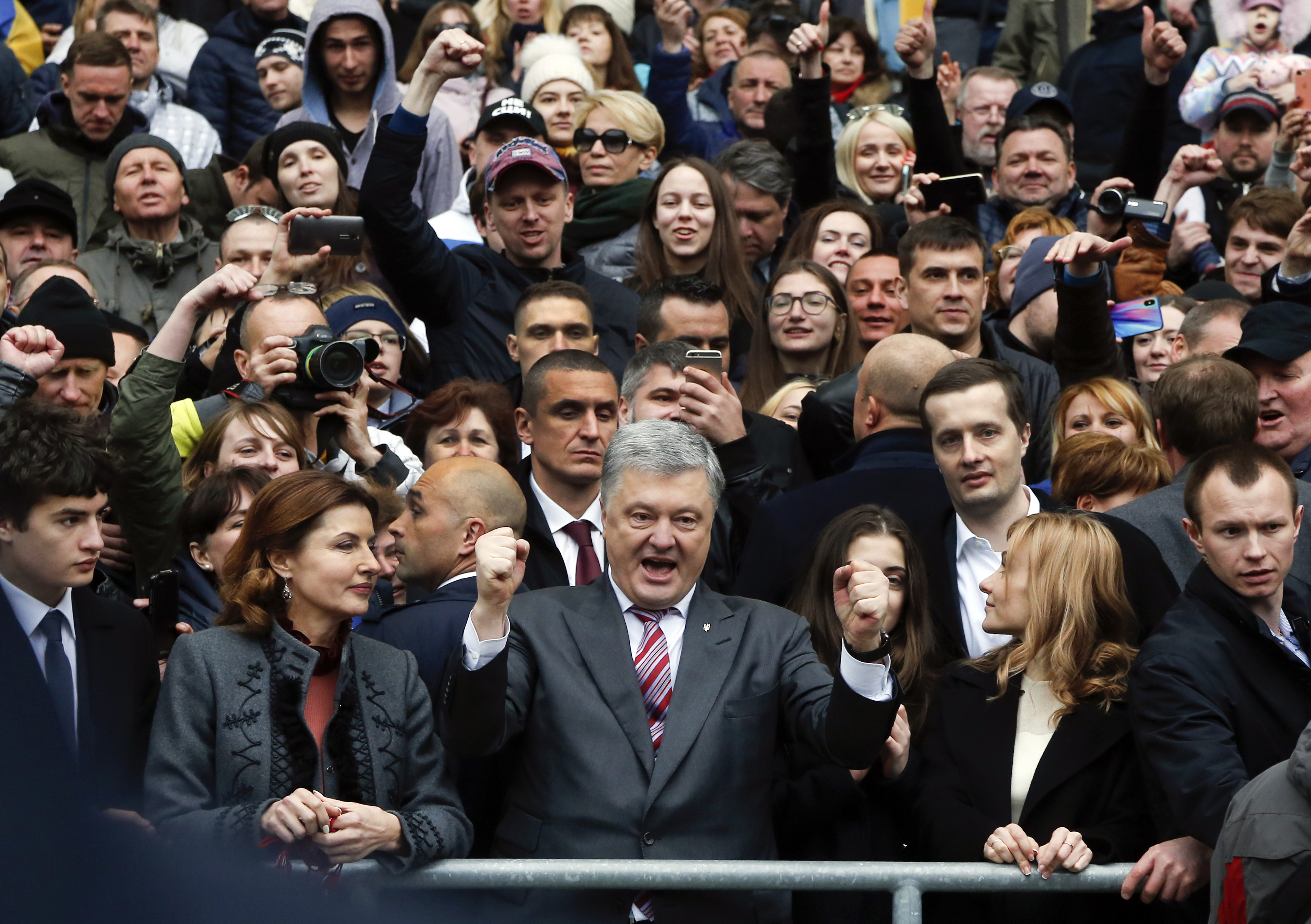 Ukraine election: The president vs. guy who plays one on TV