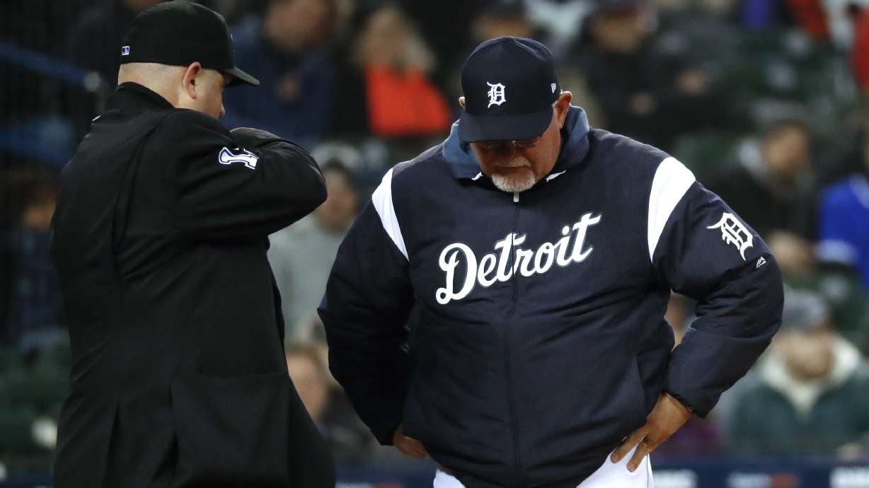 Moncada hits long homer as White Sox beat Tigers 7-3