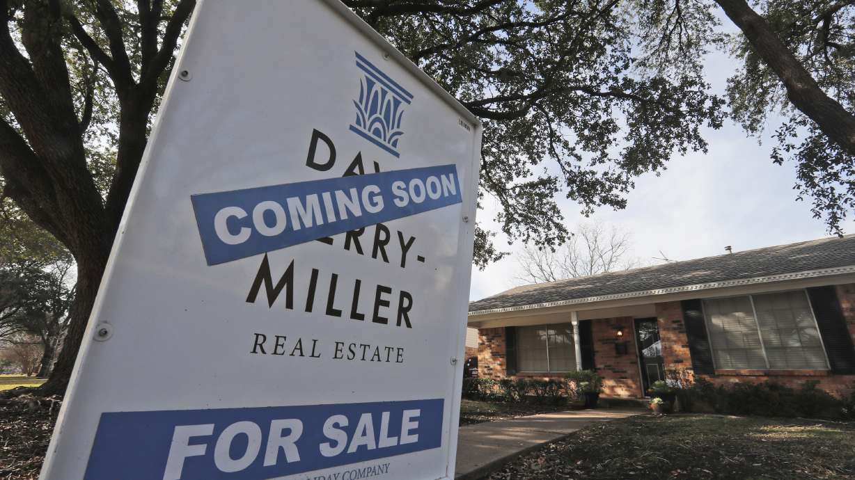 Home sales fall 4.9% in slow start to spring buying season