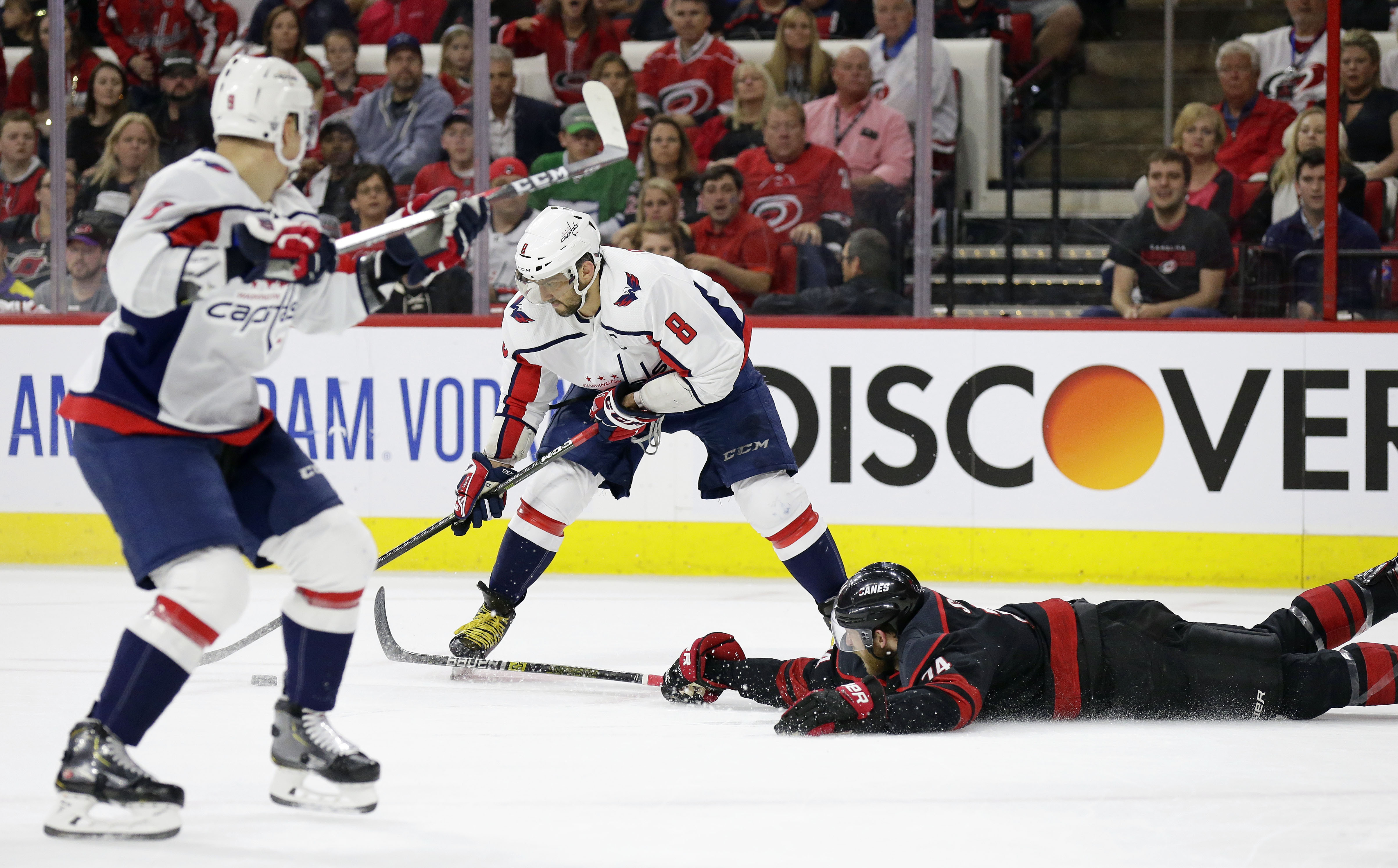 Nixed goal, rough 3rd period frustrate Ovechkin, Capitals