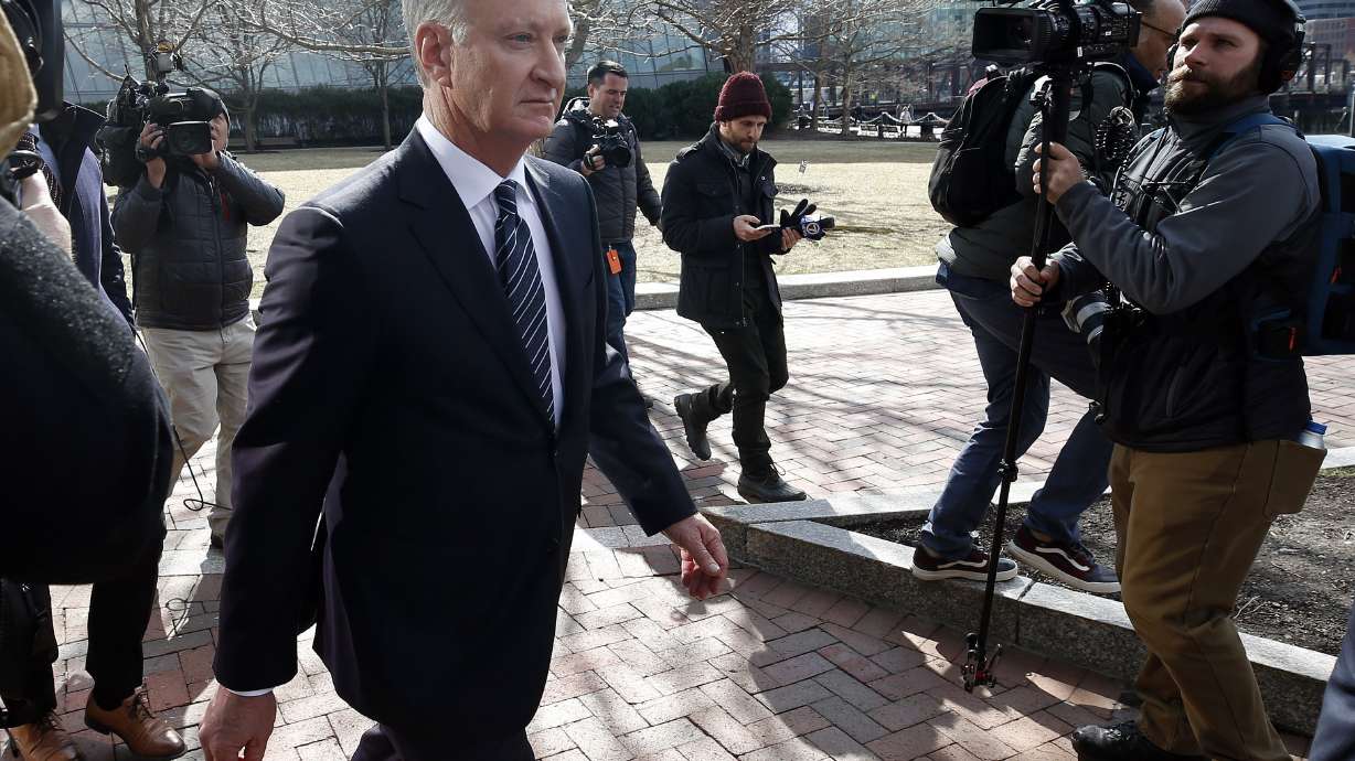 Ex-USC coach, parent to plead guilty in college bribery scam