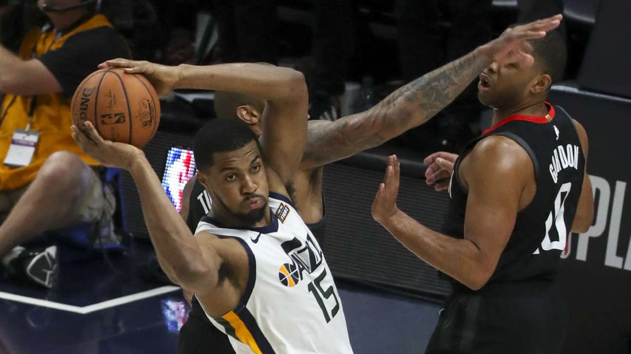 Derrick Favors once again personifies Jazz's team concept in Game 4 win