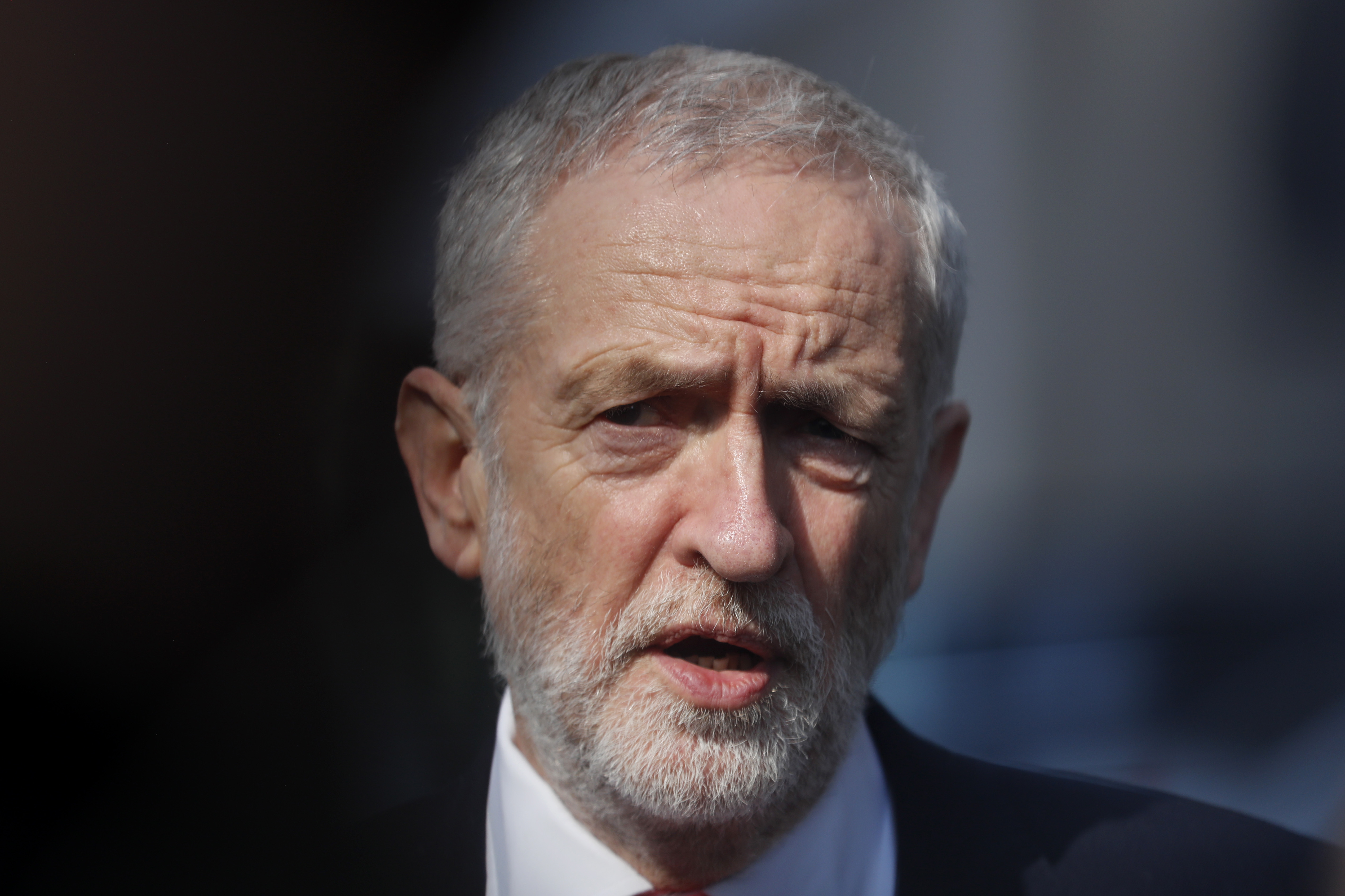 Opposition leader Corbyn decries UK 'red carpet' for Trump