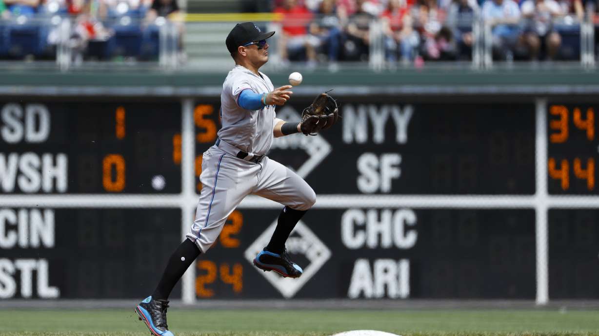 Eflin goes distance, Phillies beat Marlins 5-1