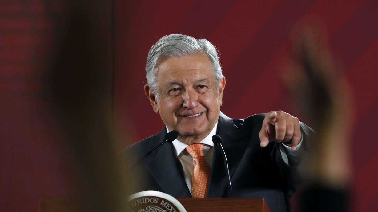Mexico president kicks off new capital airport project