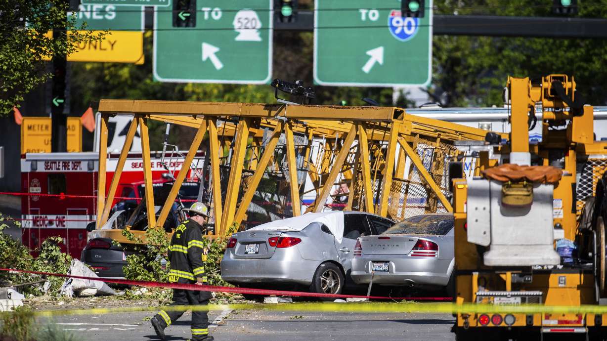 Experts: Missing pins possibly caused Seattle crane collapse